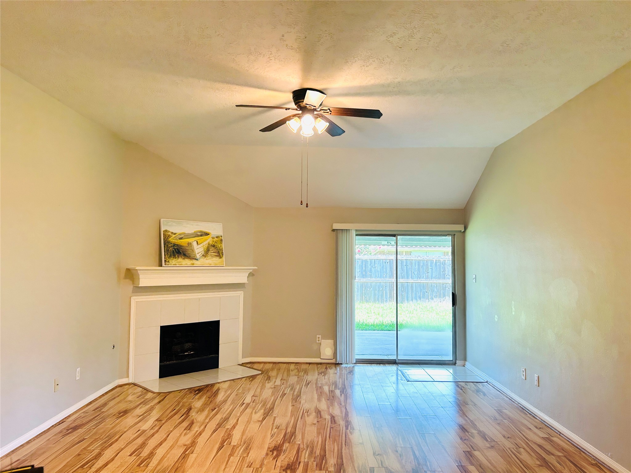 1404 Helmsley Drive, Rosenberg, TX 77471