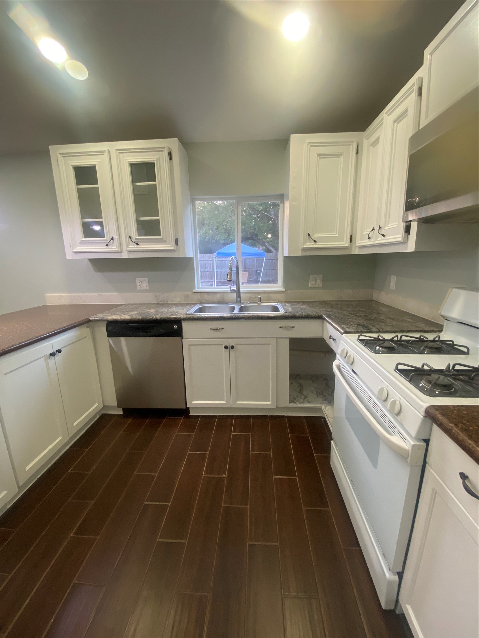 7 Dowling Street, #B, La Marque, TX 77568