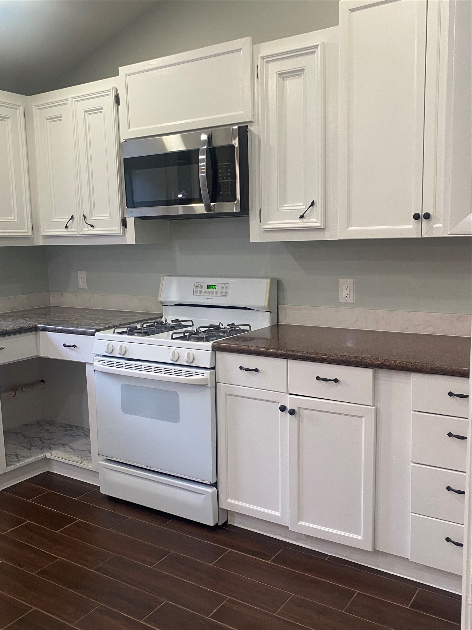 7 Dowling Street, #B, La Marque, TX 77568