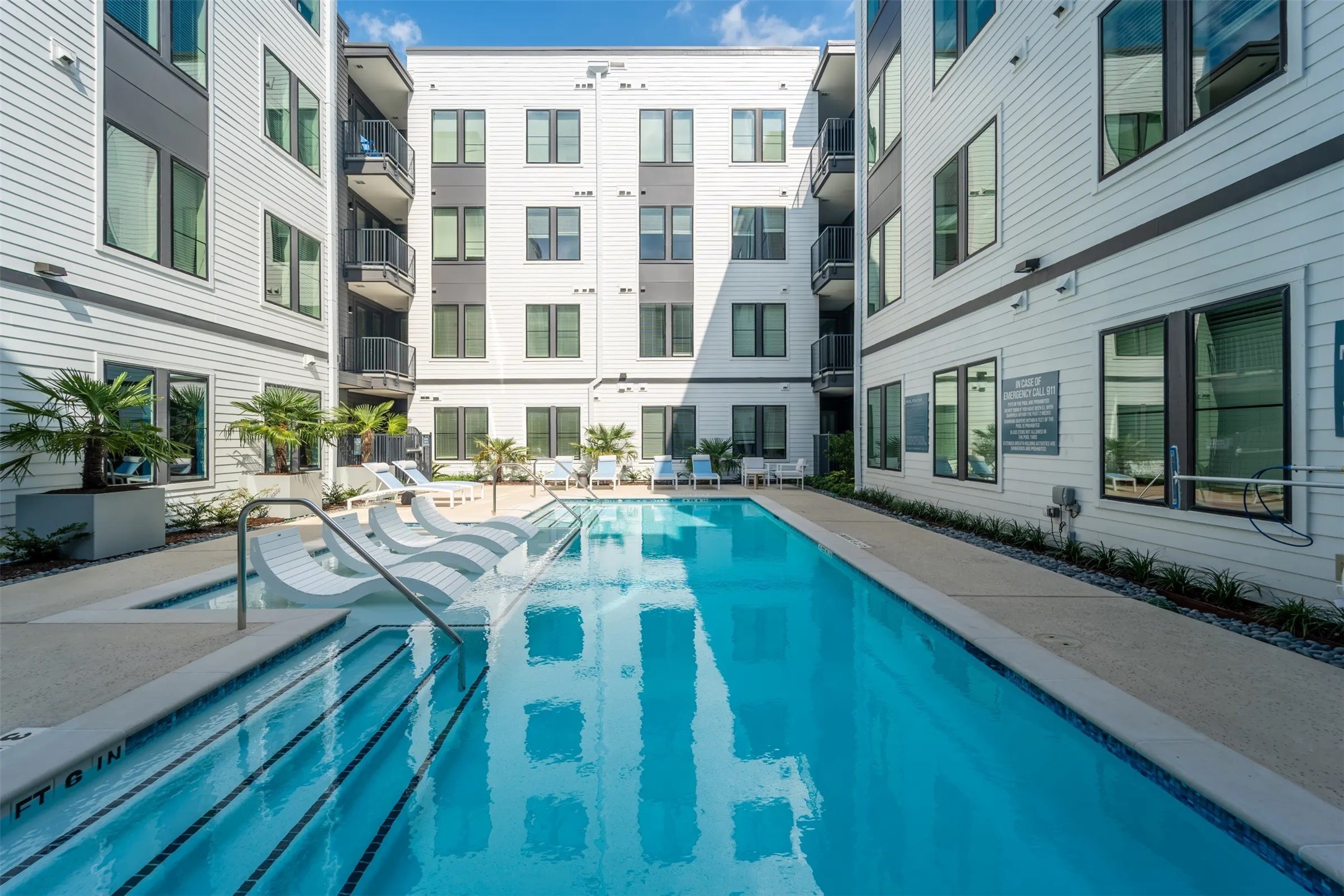 1690 North Loop, #324, Houston, TX 77009