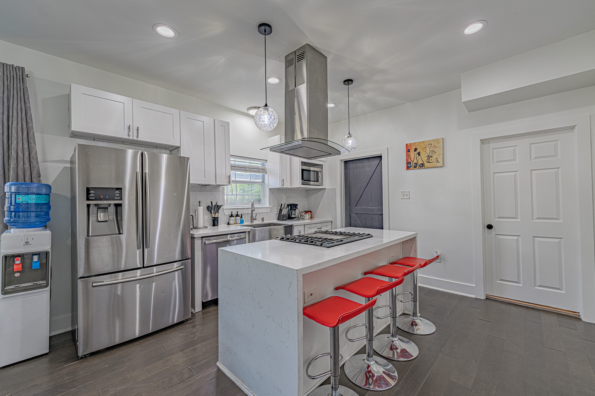 Full kitchen Full kitchen