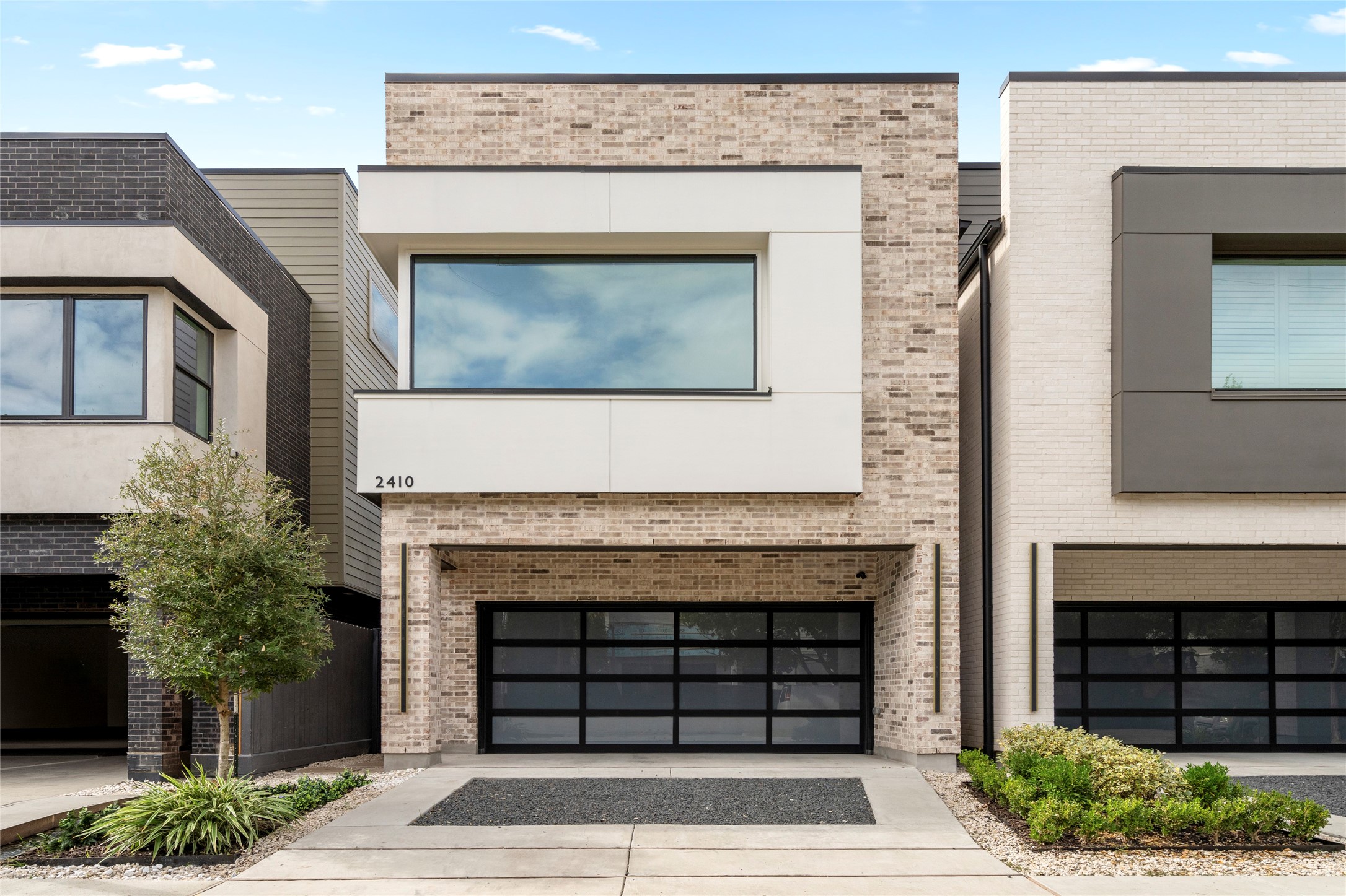 Mazzarino built, gently lived in and ready for you to call "home"!
