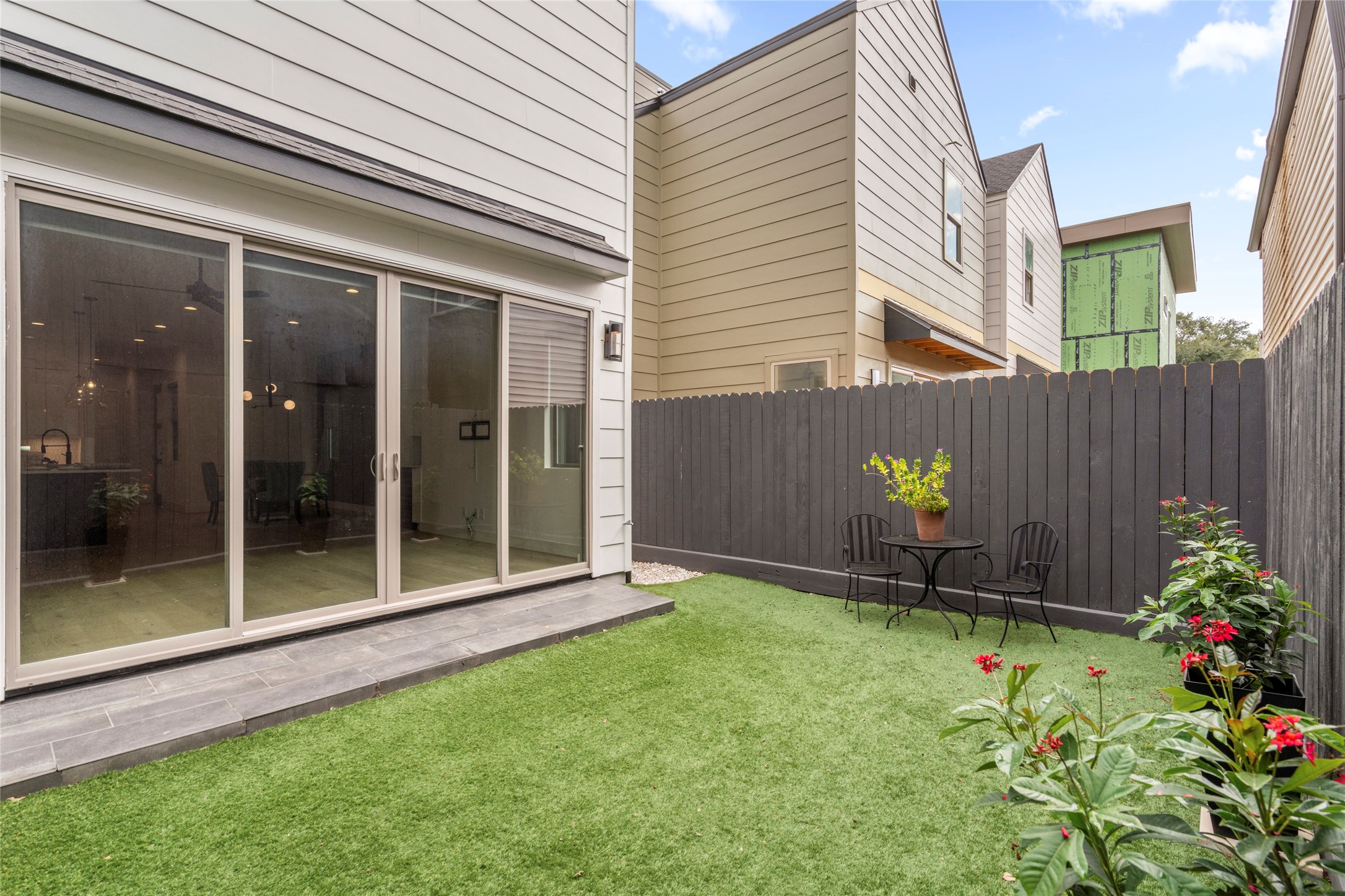 Perfect backyard for pets to enjoy!