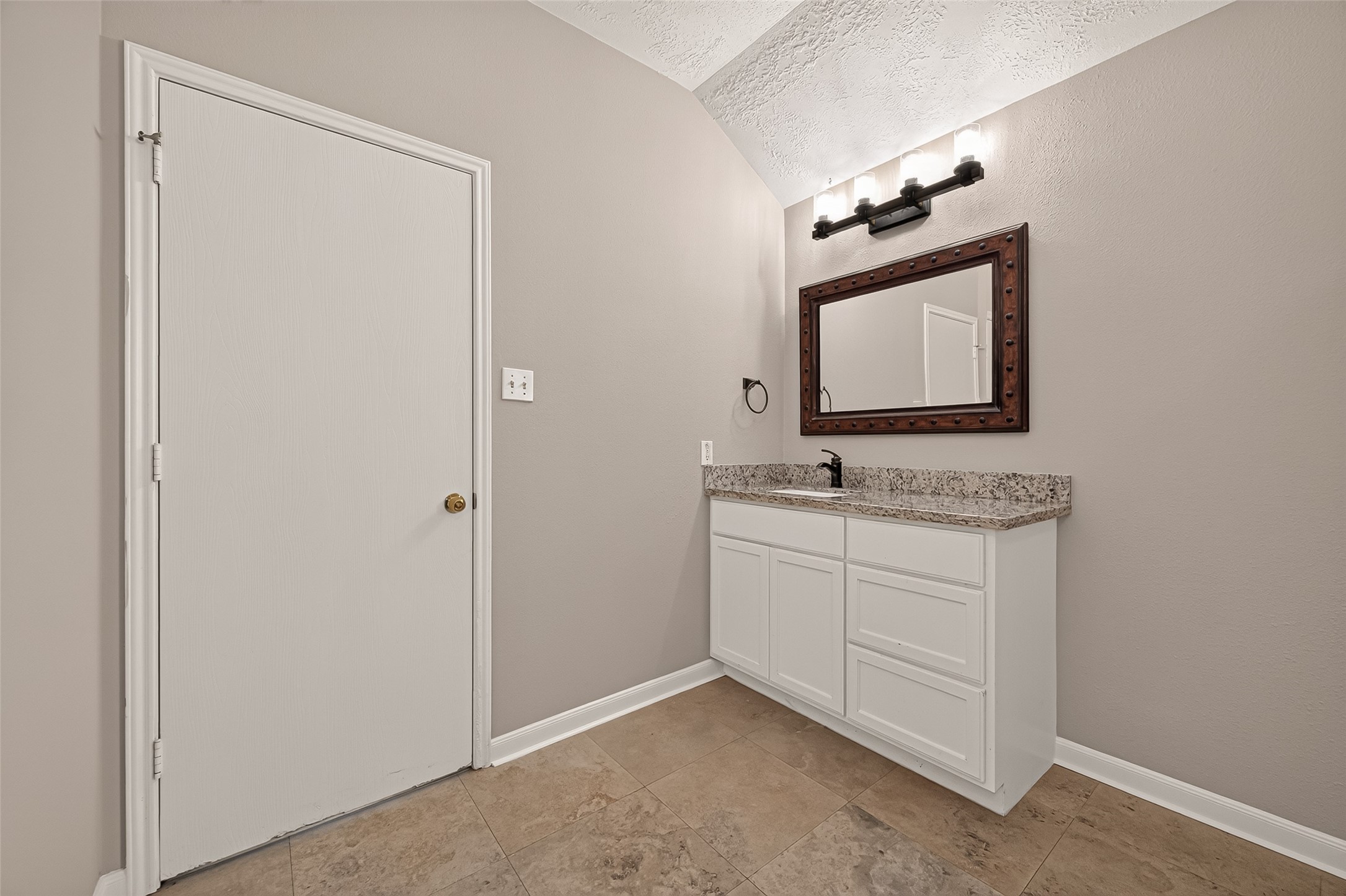 9230 Hidden Lake E, Magnolia, TX 77354