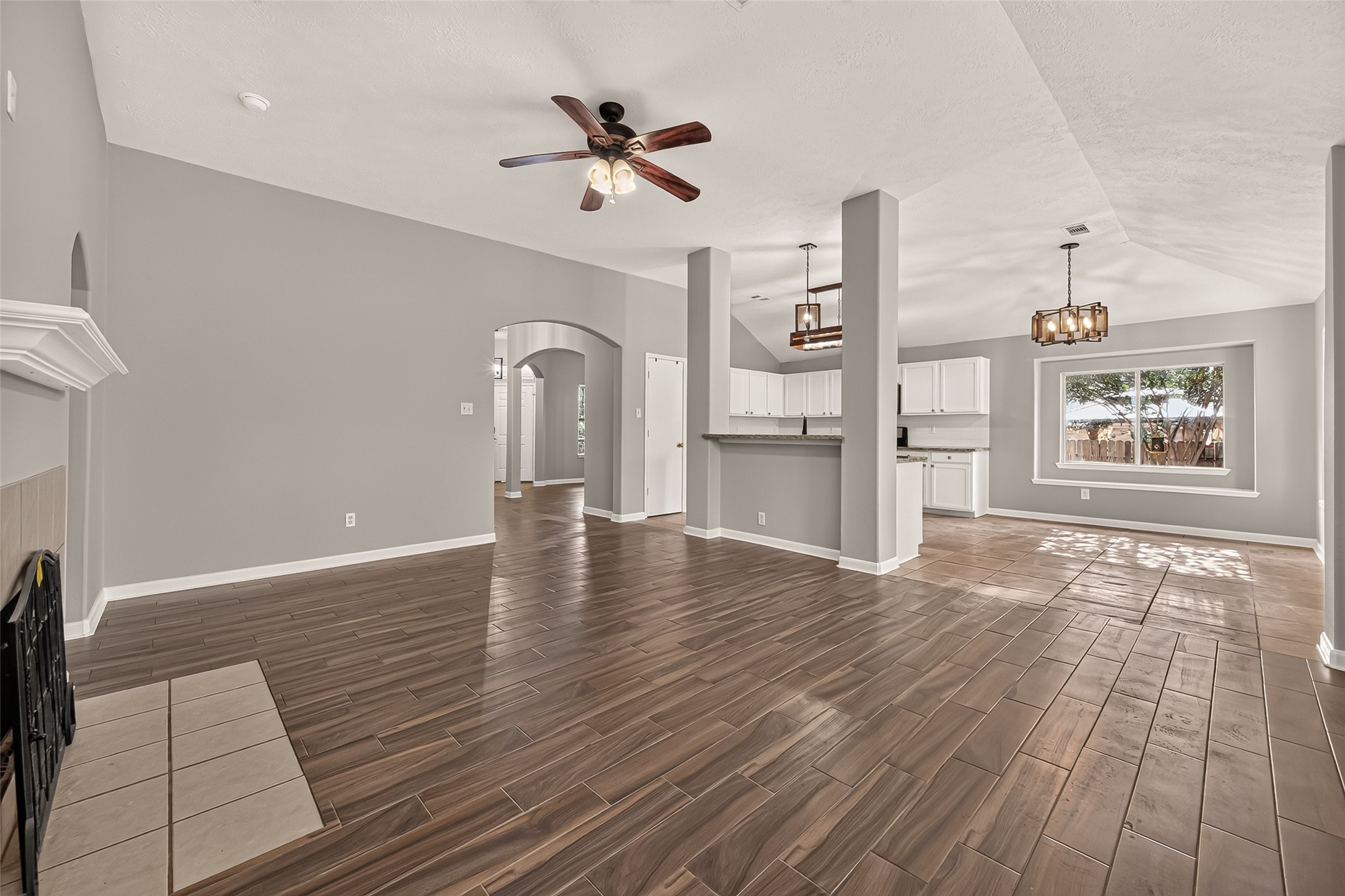 9230 Hidden Lake E, Magnolia, TX 77354