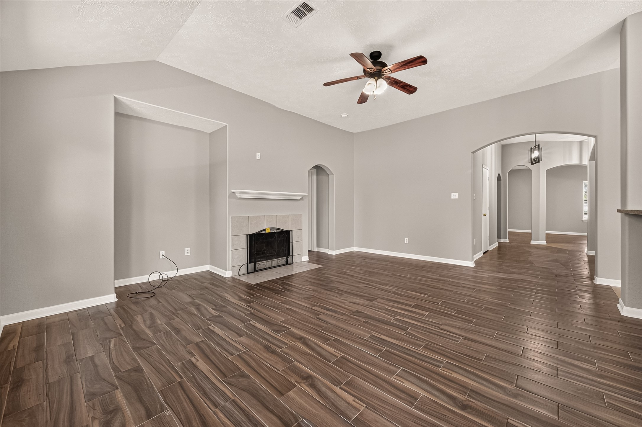 9230 Hidden Lake E, Magnolia, TX 77354