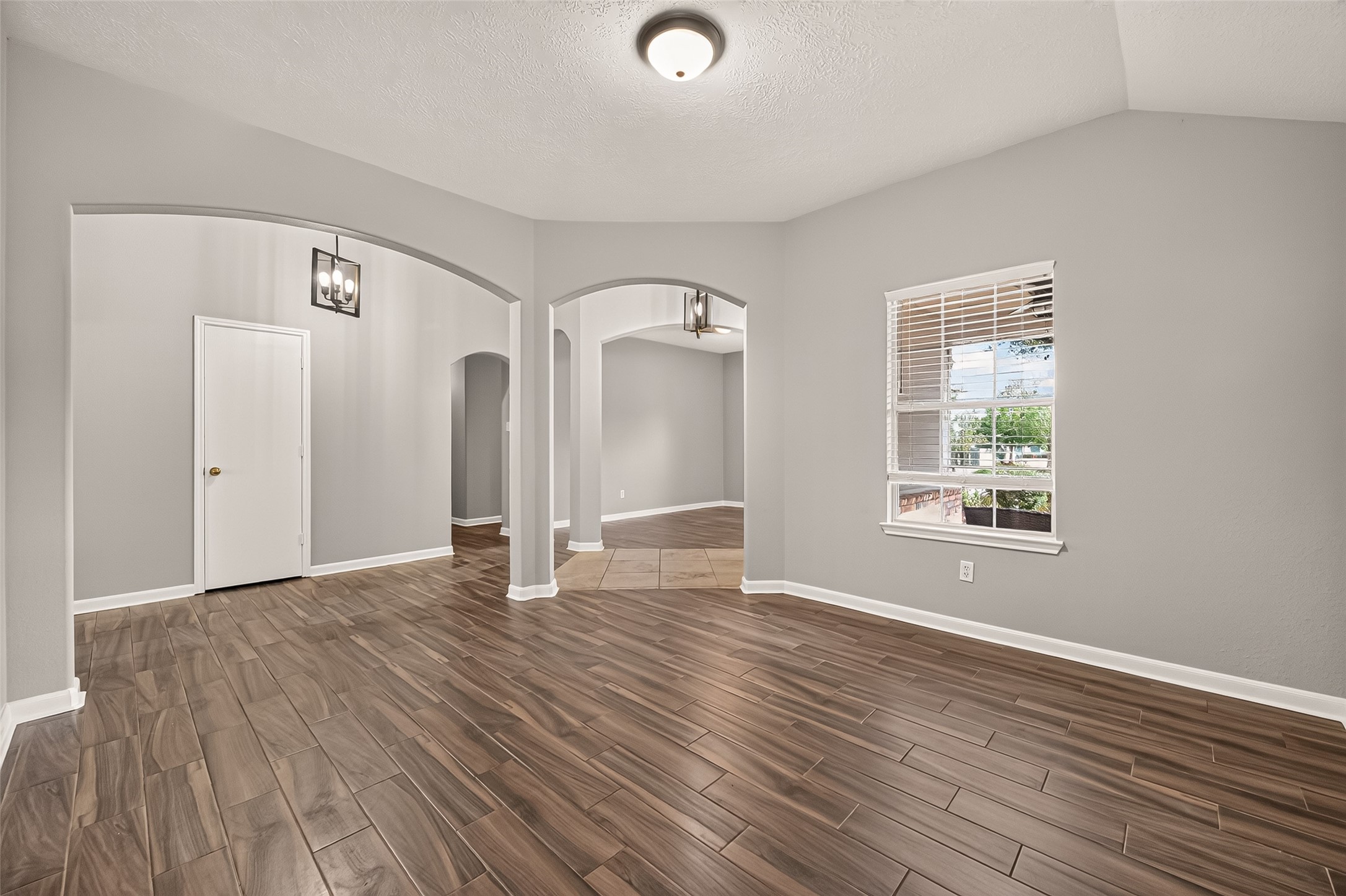 9230 Hidden Lake E, Magnolia, TX 77354