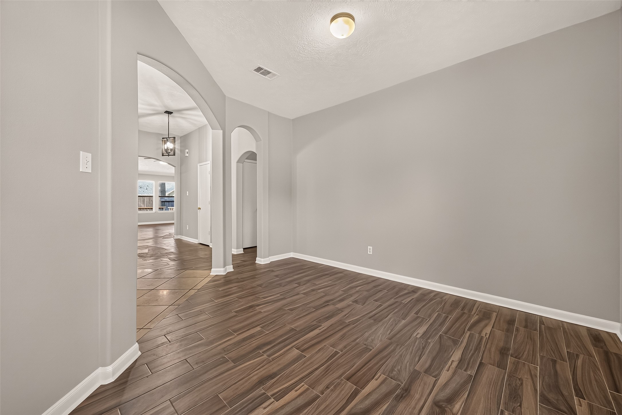 9230 Hidden Lake E, Magnolia, TX 77354