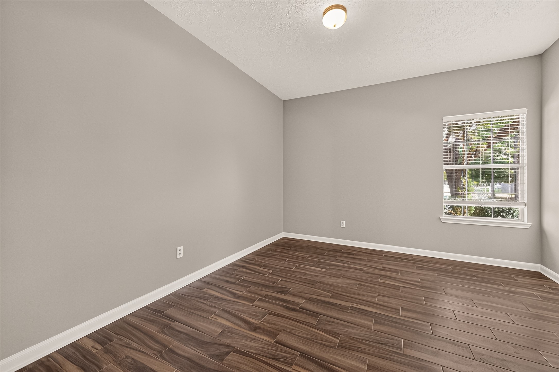 9230 Hidden Lake E, Magnolia, TX 77354