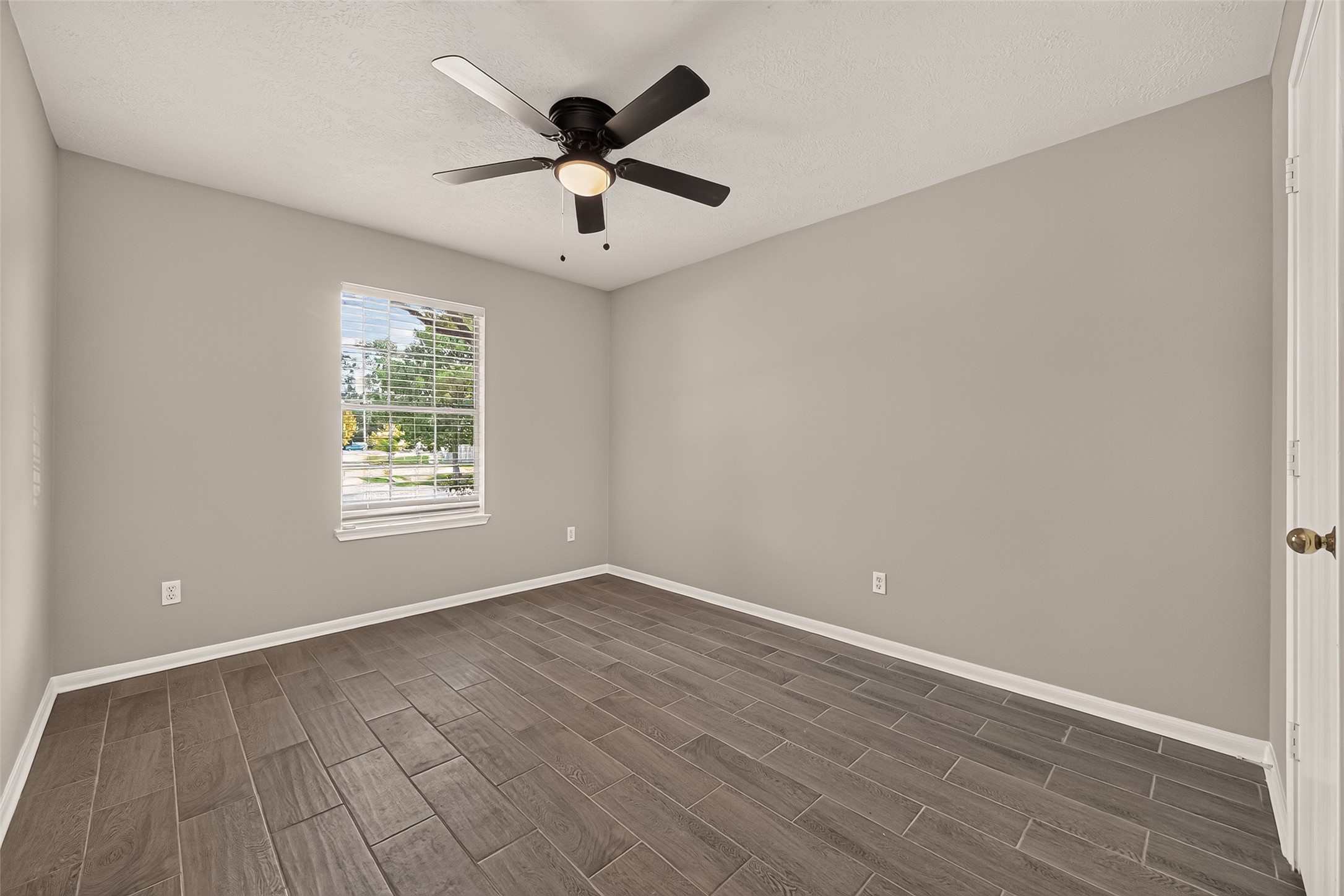 9230 Hidden Lake E, Magnolia, TX 77354