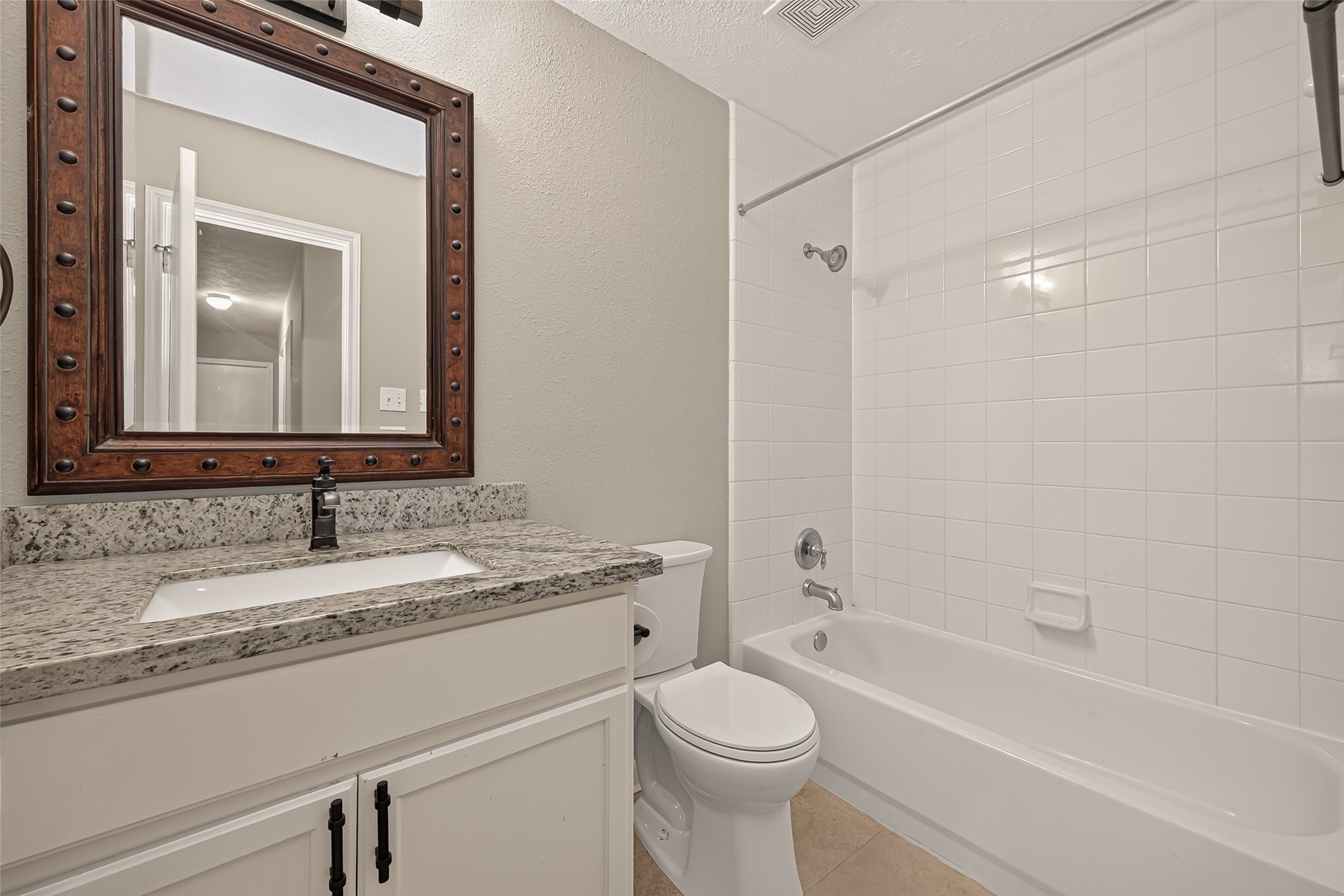 9230 Hidden Lake E, Magnolia, TX 77354