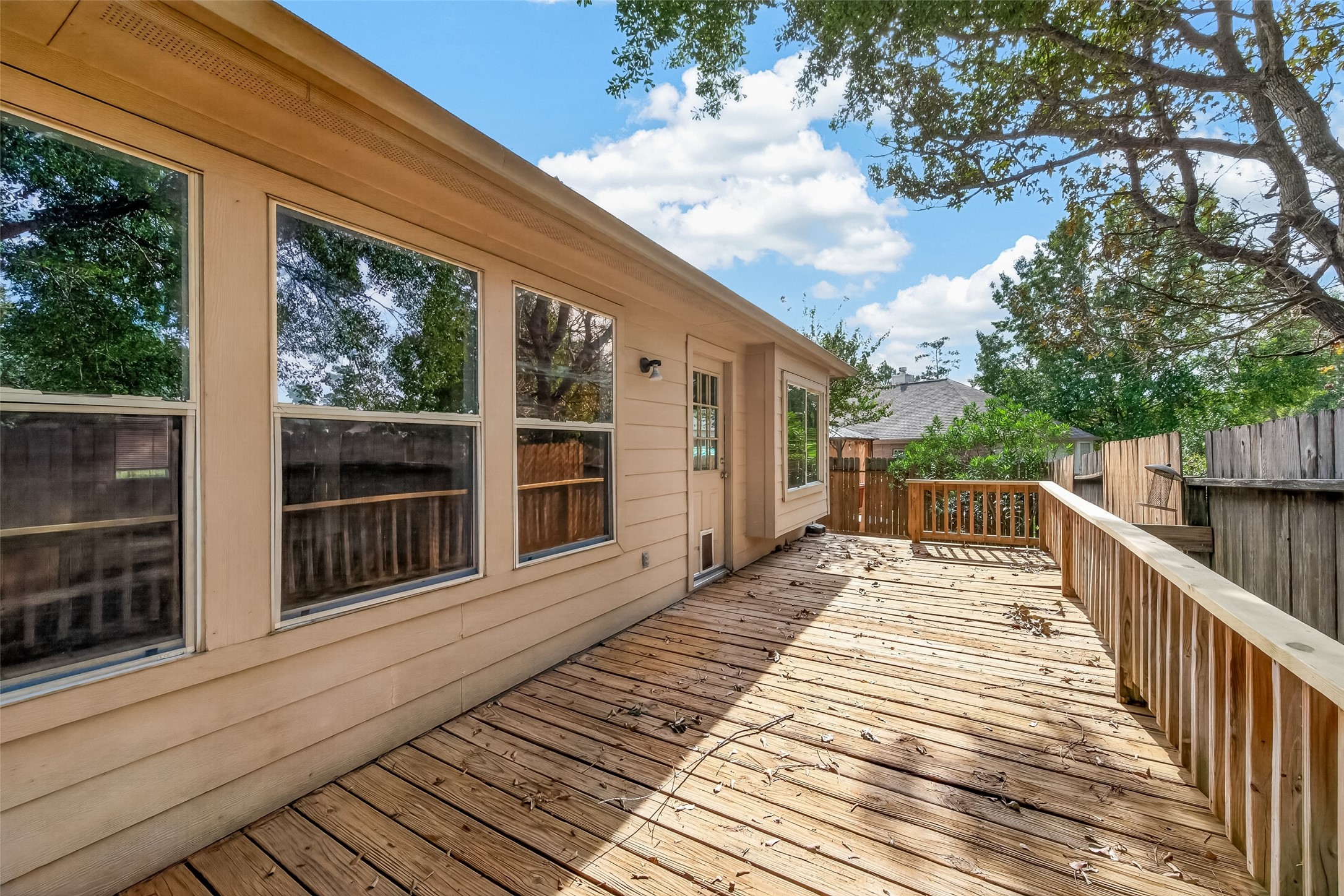 9230 Hidden Lake E, Magnolia, TX 77354
