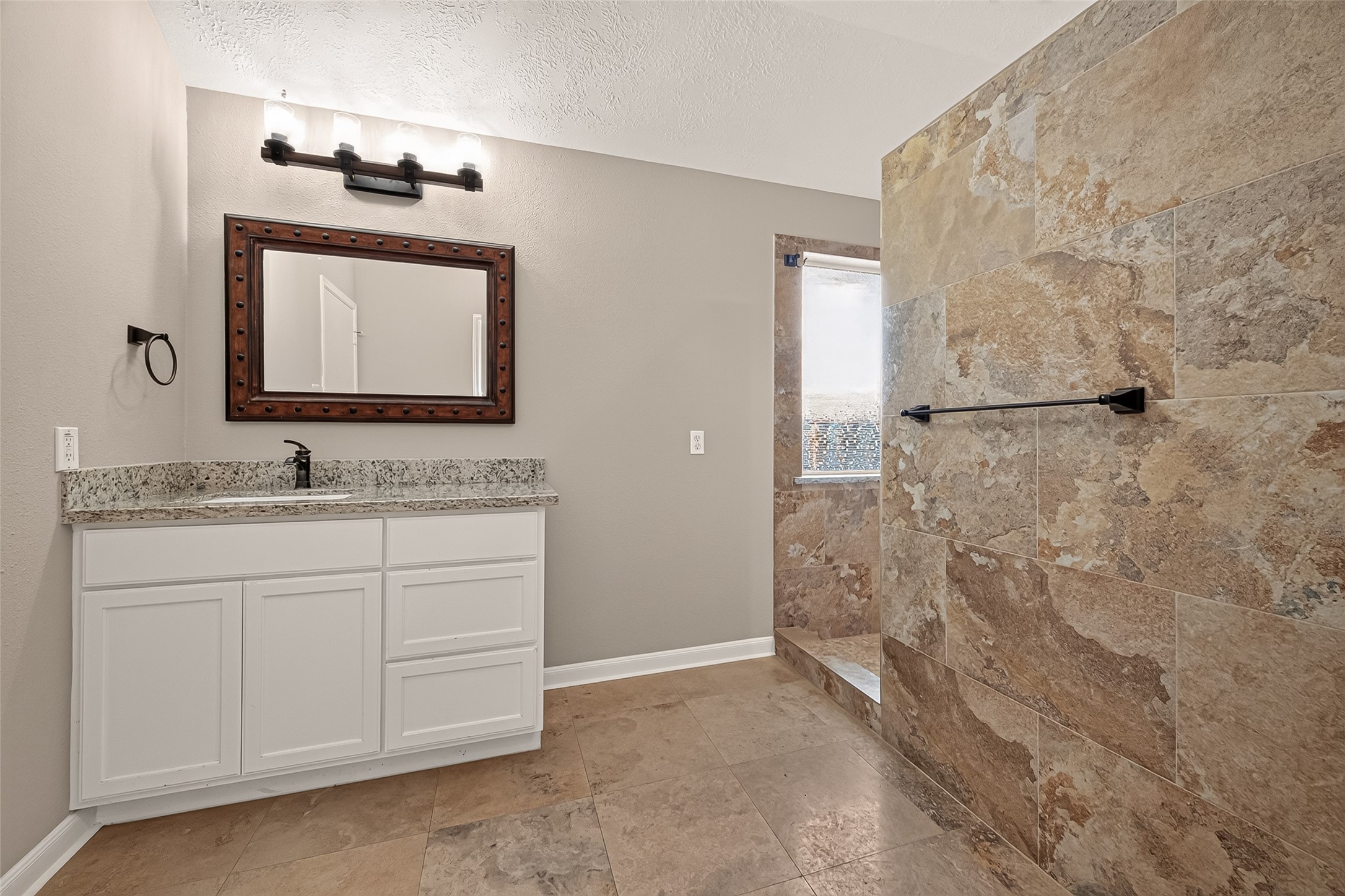 9230 Hidden Lake E, Magnolia, TX 77354