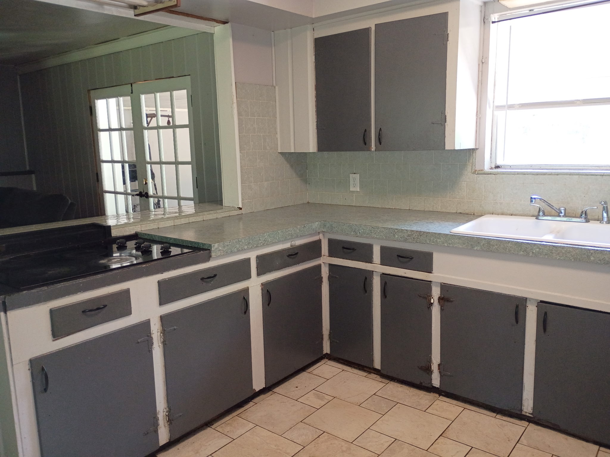 9103 Lazy Lane, Hitchcock, TX 77563