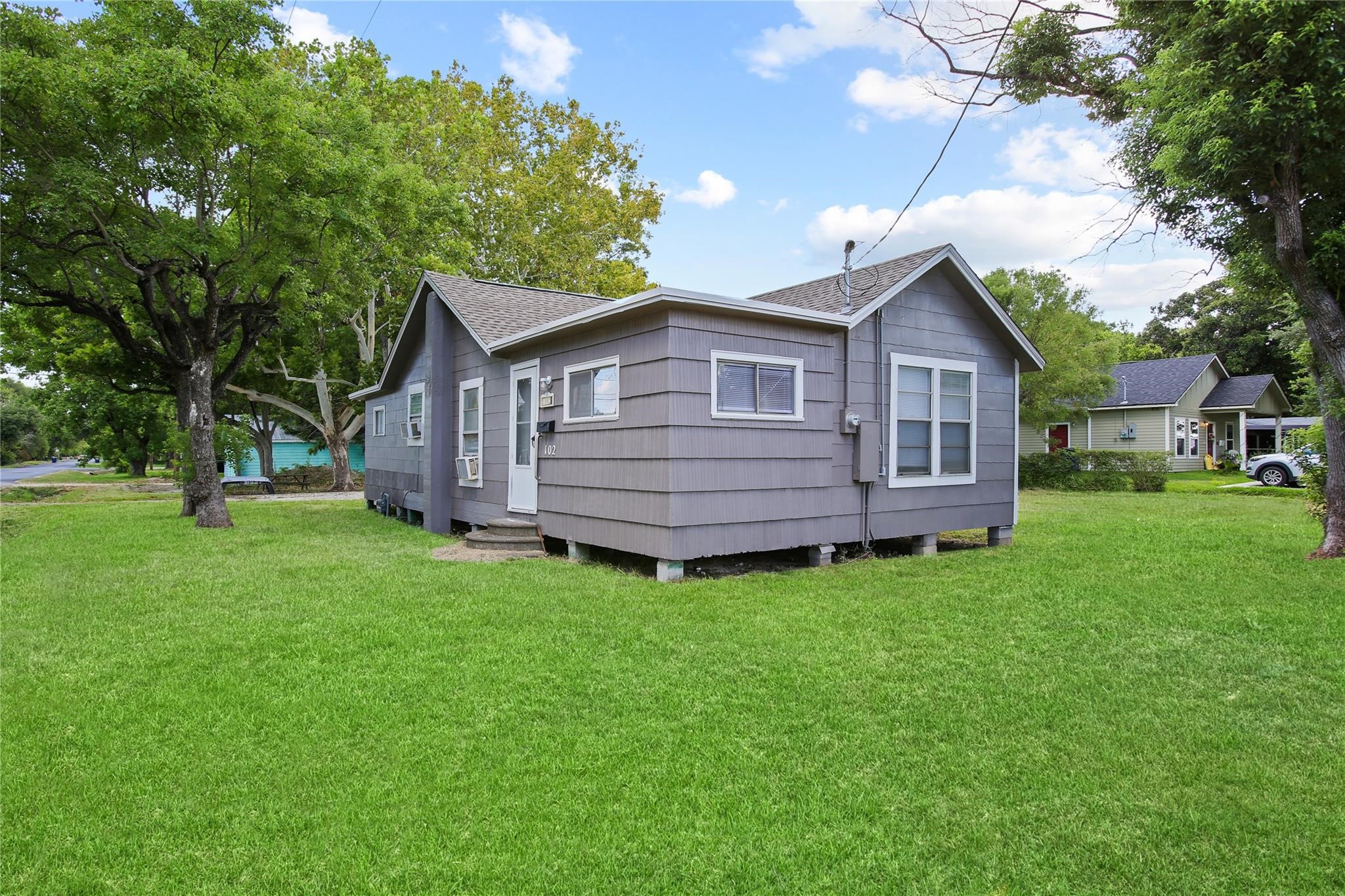 102 22nd Street N, Texas City, TX 77590