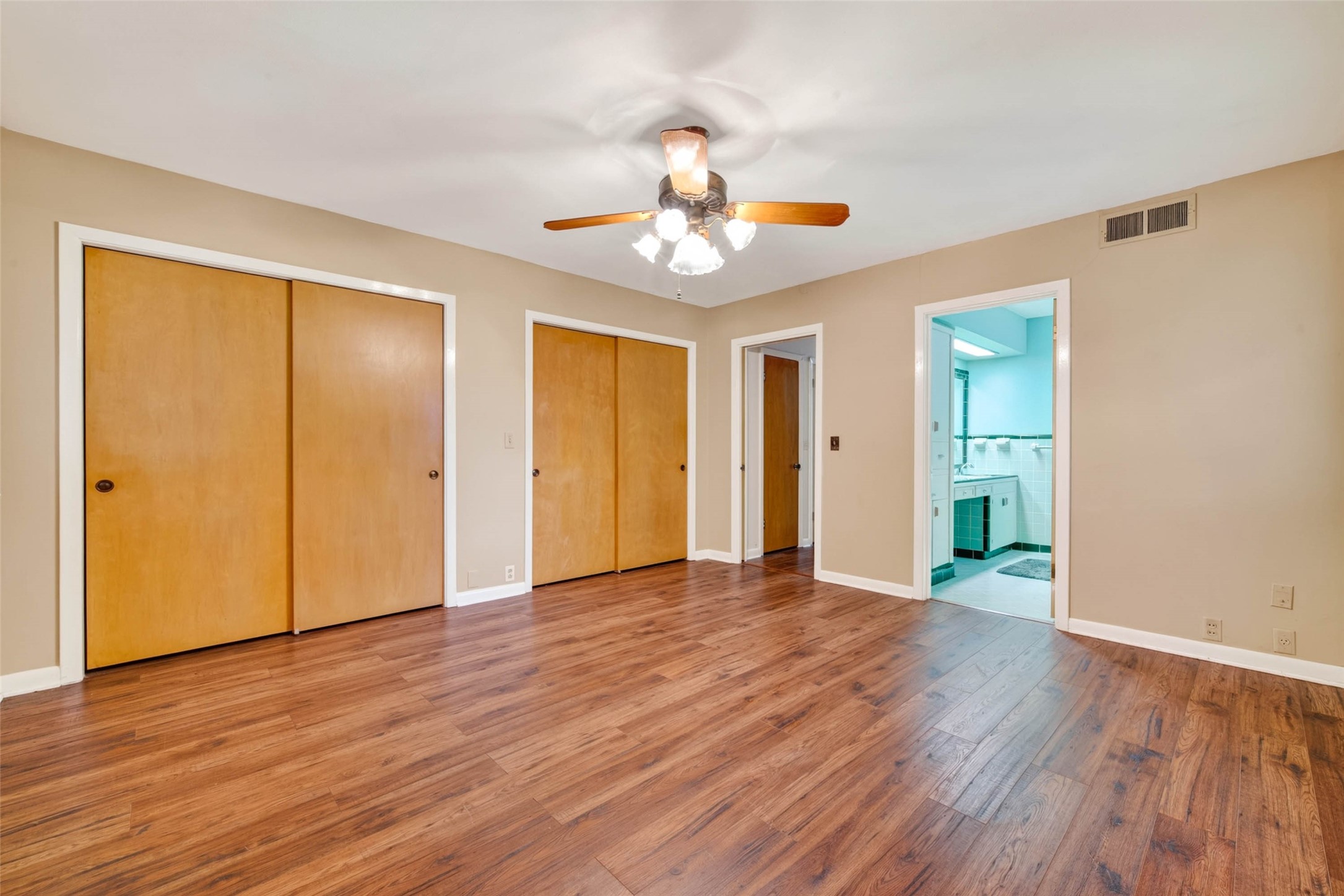 Primary suite