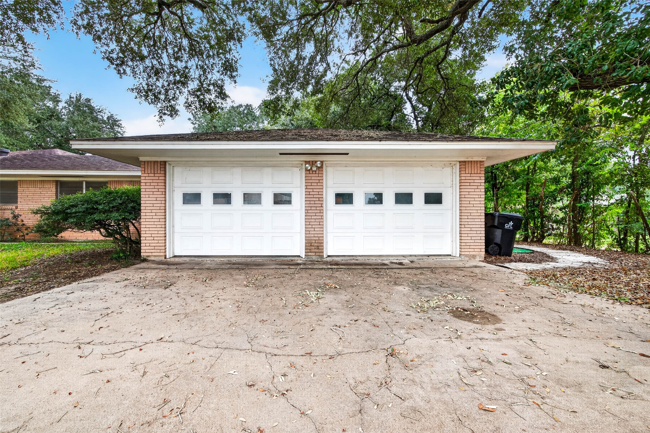 Two car oversized garage