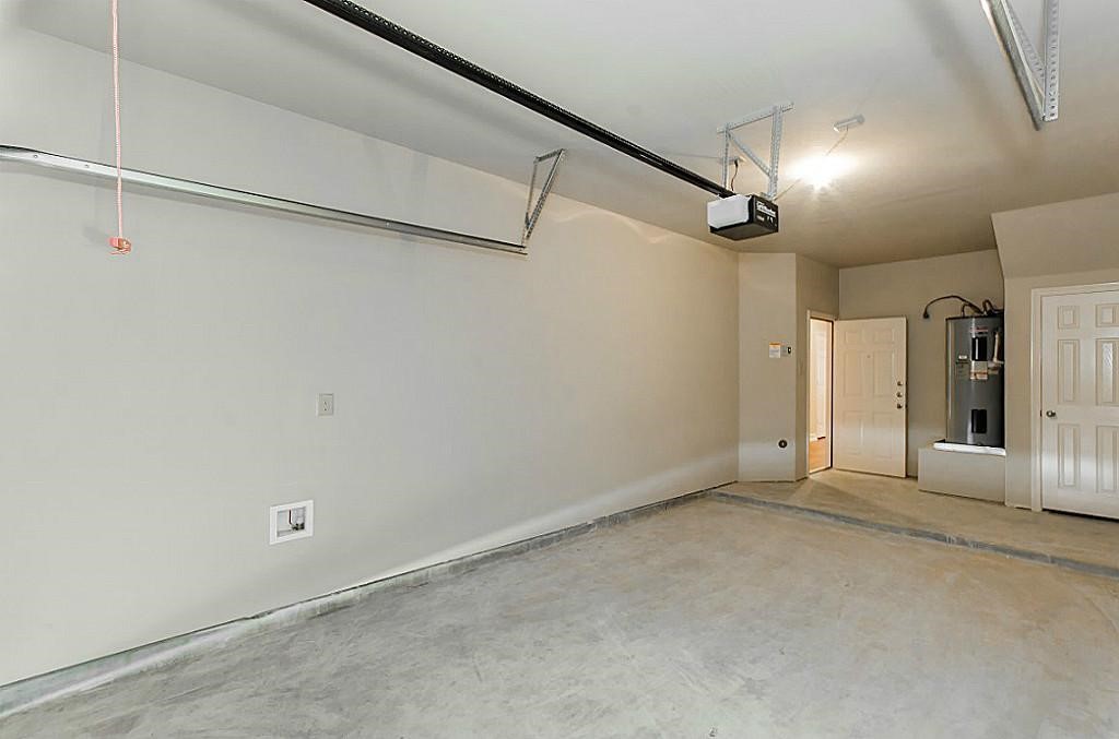 63 Woodland Hills Drive, #1-B, Conroe, TX 77303