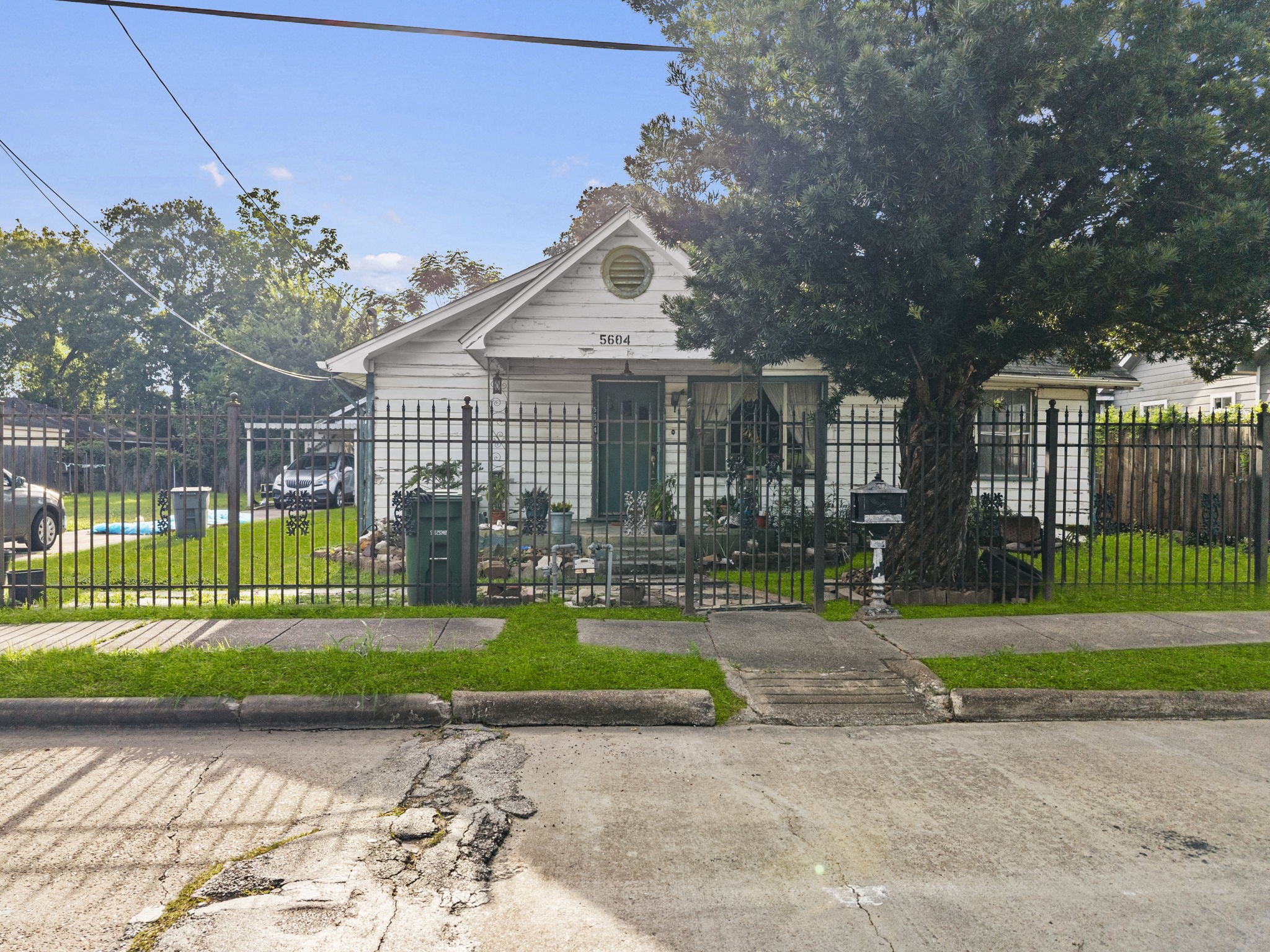 5604 Elysian Street, Houston, TX 77009
