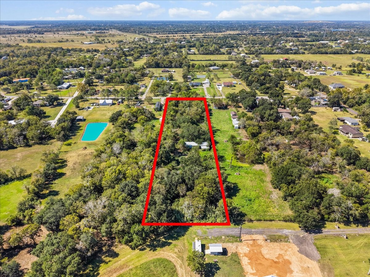 Located off of Hwy 6, this is a great spot for accessing the highway for commuting ease, not to mention the proximity to getting to either Houston or Galveston in a timely fashion. Located off of Hwy 6, this is a great spot for accessing the highway for commuting ease, not to mention the proximity to getting to either Houston or Galveston in a timely fashion.