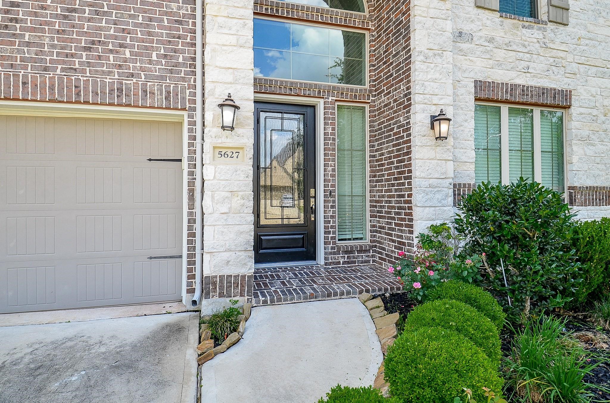 5627 Bending Crest Court, Sugar Land, TX 77459