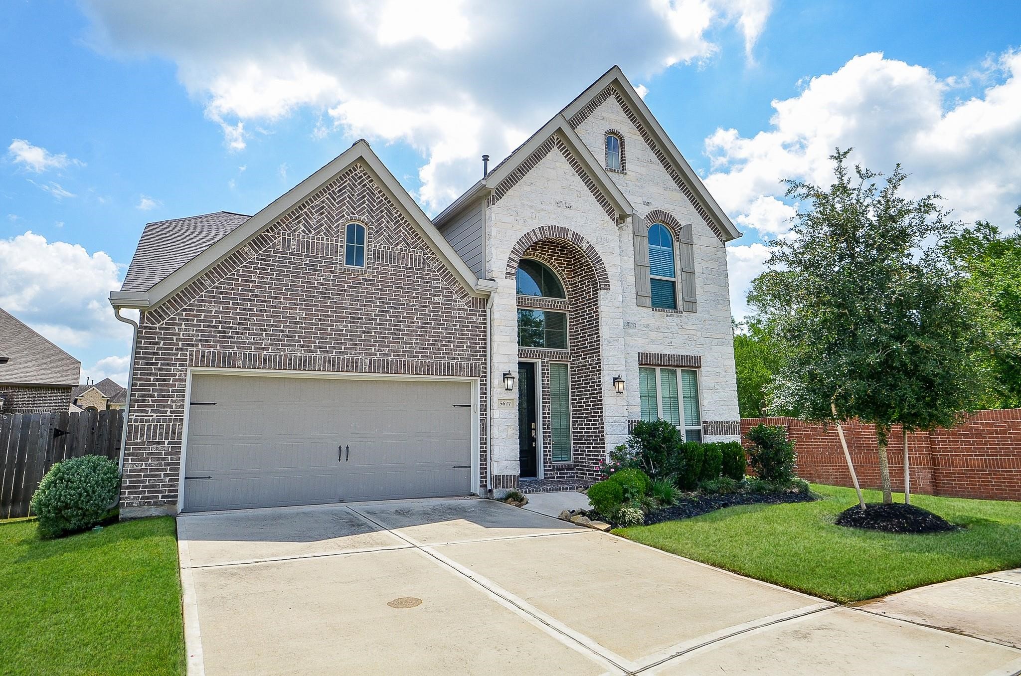 5627 Bending Crest Court, Sugar Land, TX 77459