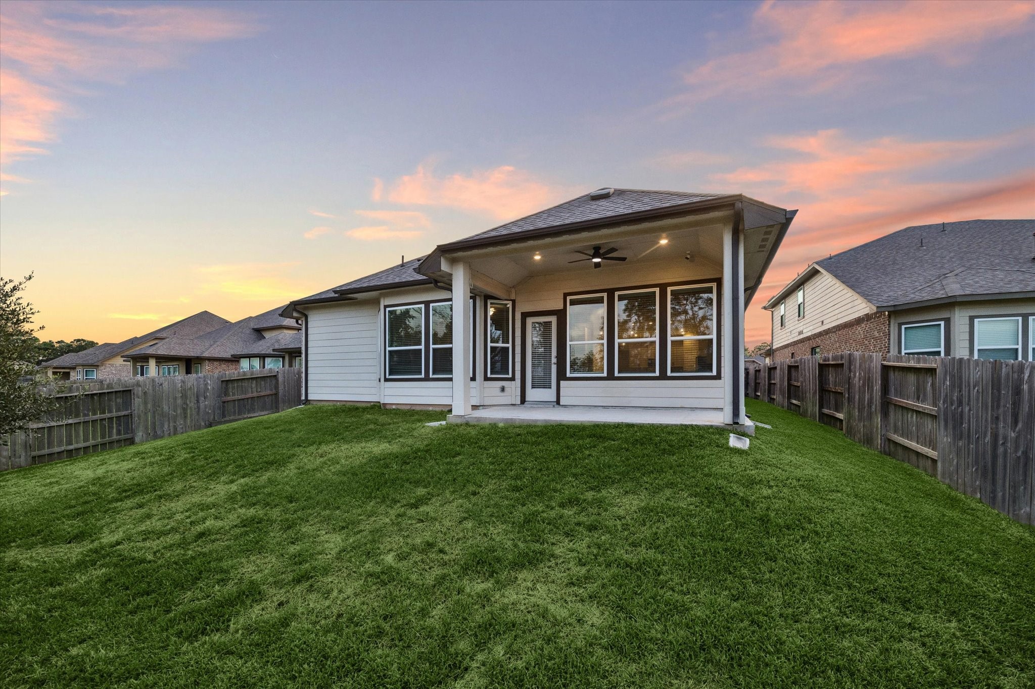 1924 Canyon Live Oak Street, Conroe, TX 77304