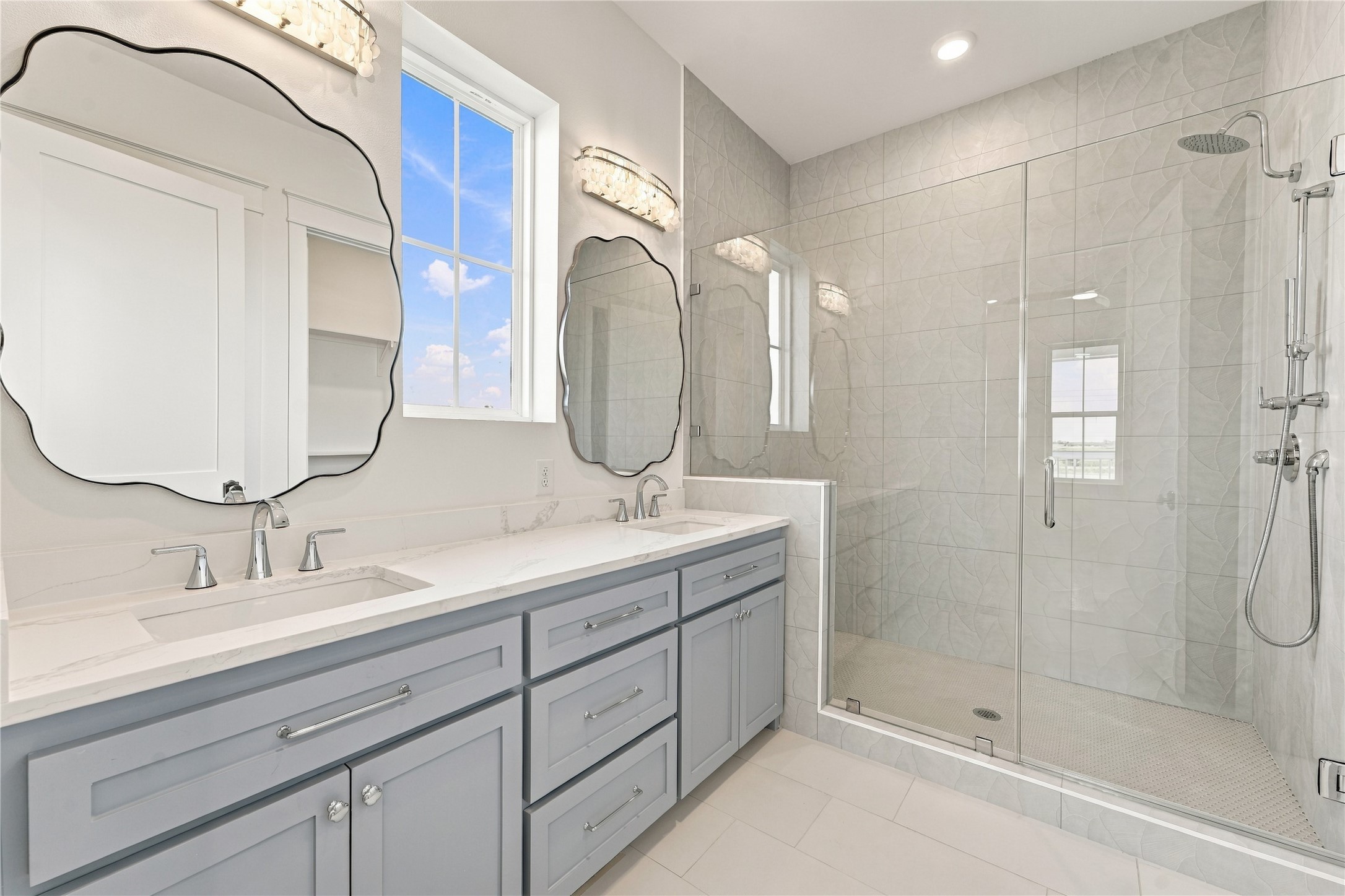 *Sample photos of completed work from the same builder*