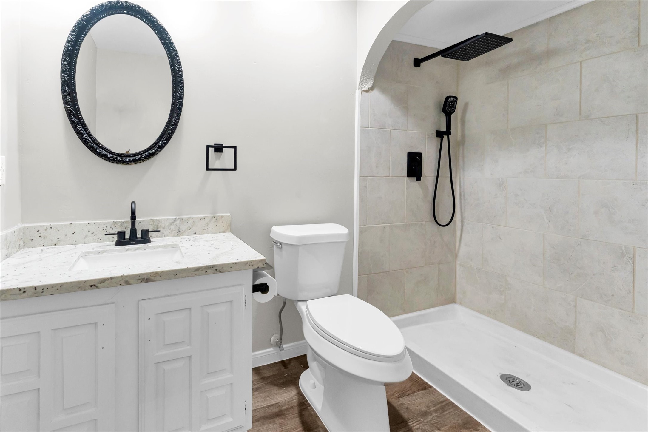 Primary en-suite Bathroom with walk in shower