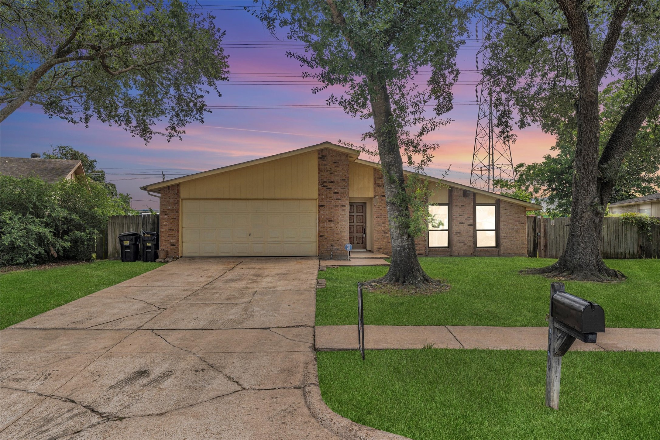 18330 Navajo Trail Drive, Spring, TX 77388
