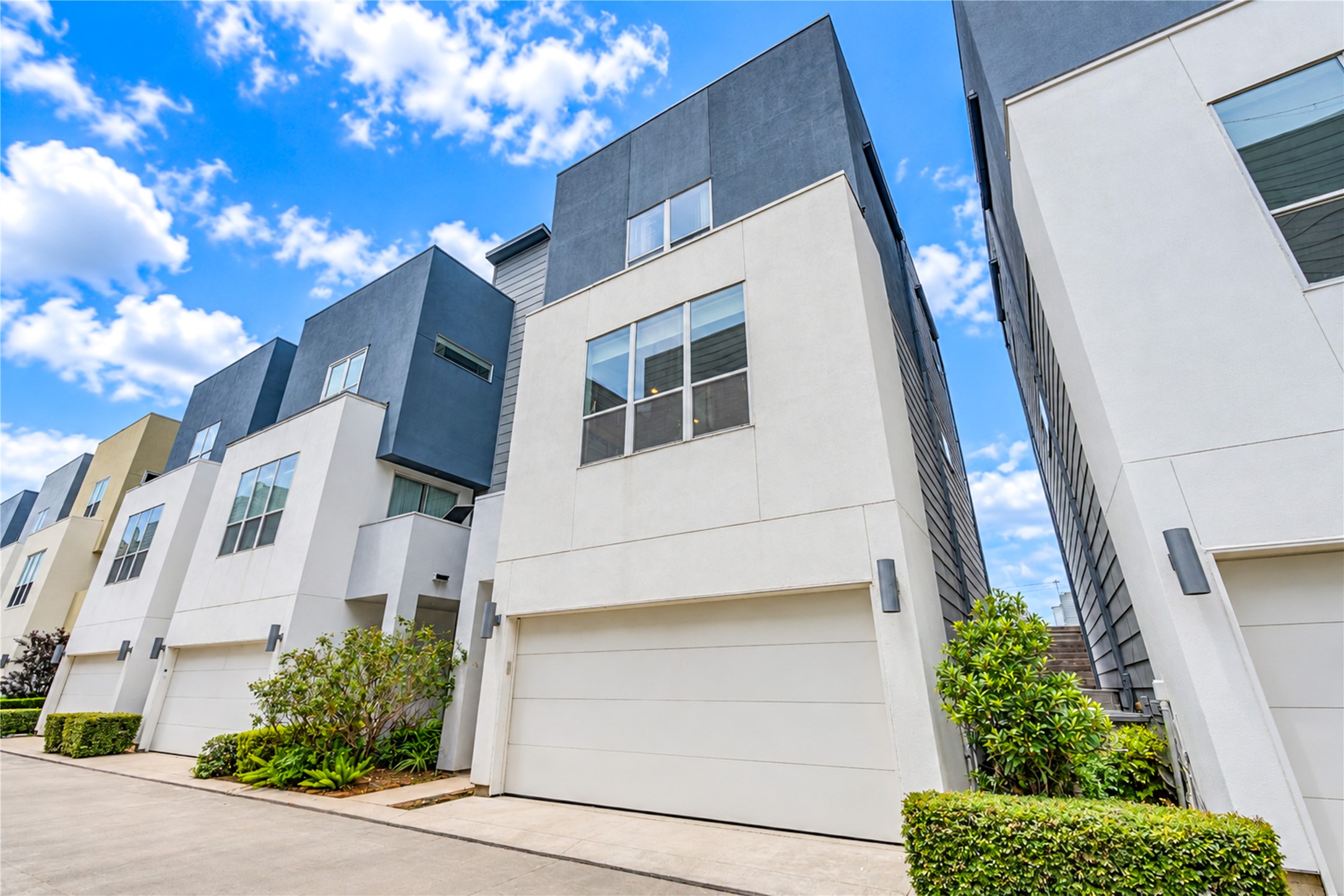2234 Leeland Street, Houston, TX 77003