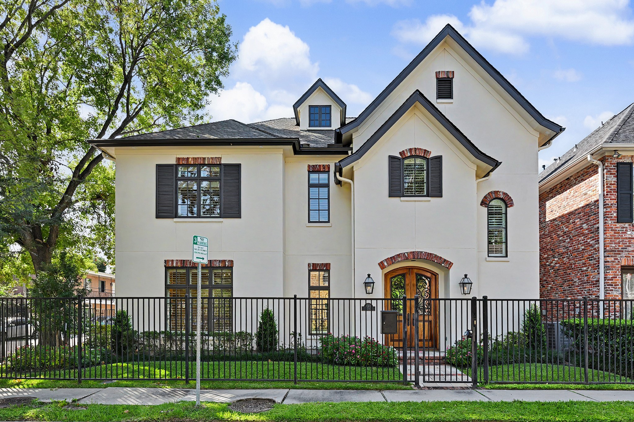 1201 Barkdull Street, Houston, TX 77006