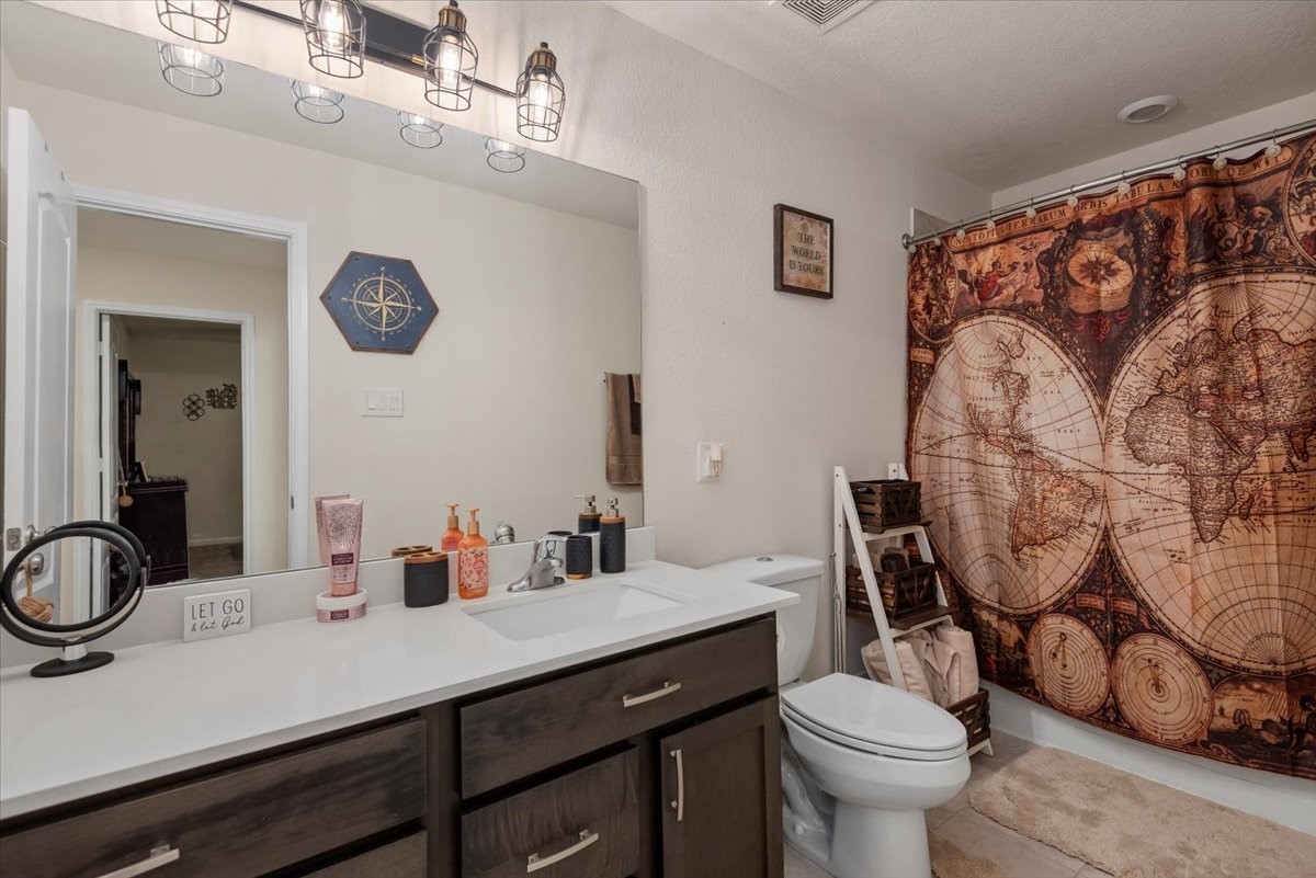 secondary full bath