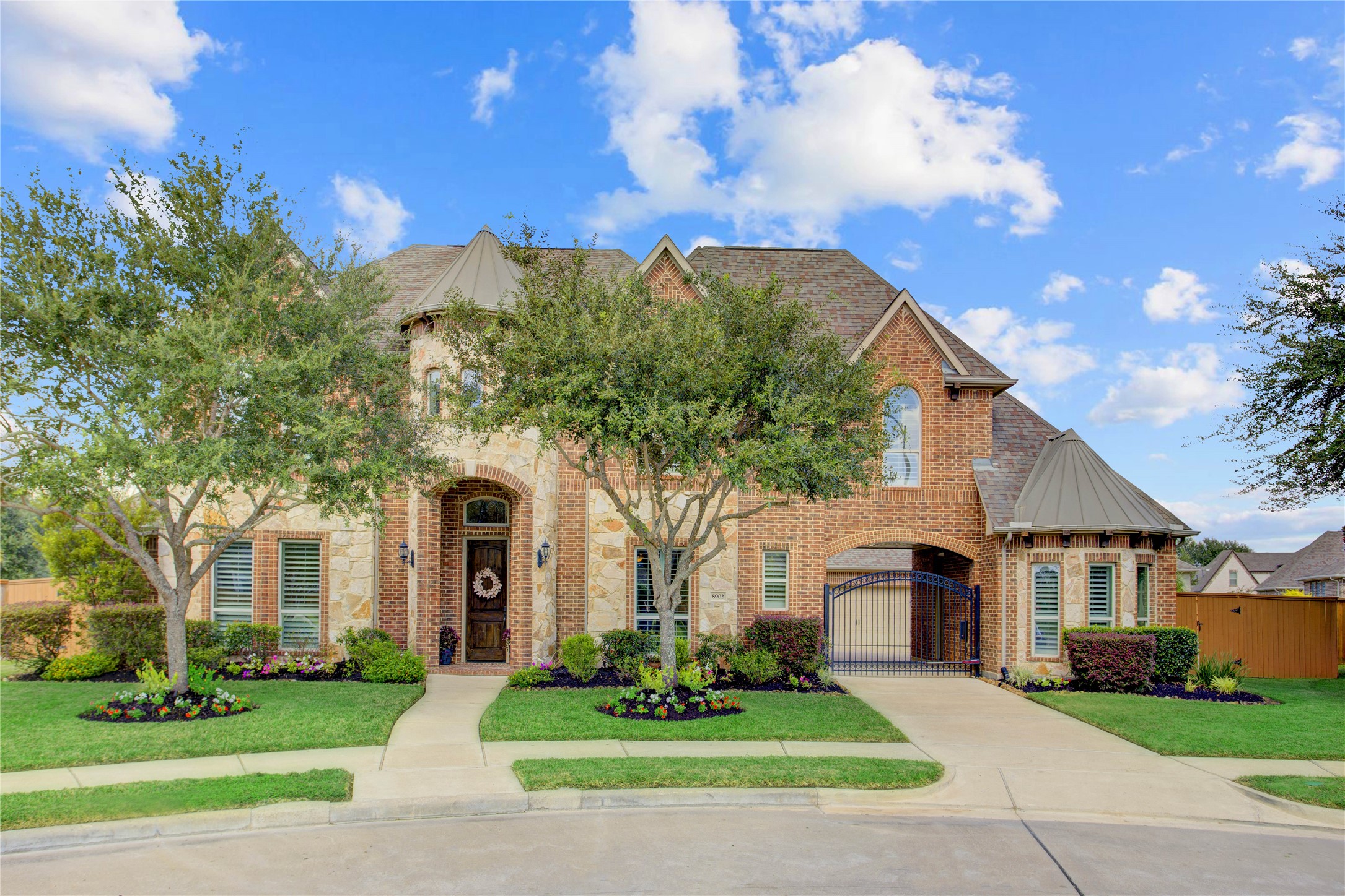 8902 Cresting Ridge Drive, Richmond, TX 77406