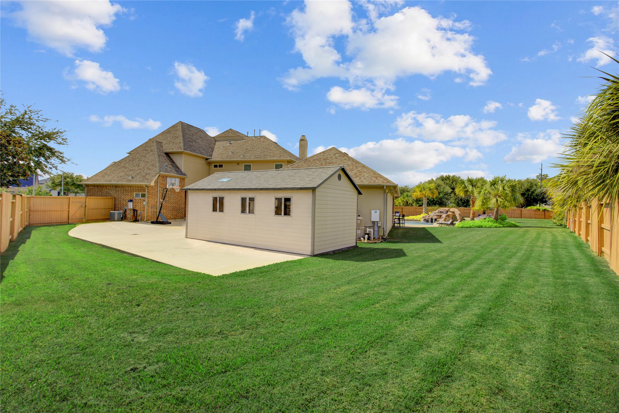 8902 Cresting Ridge Drive, Richmond, TX 77406