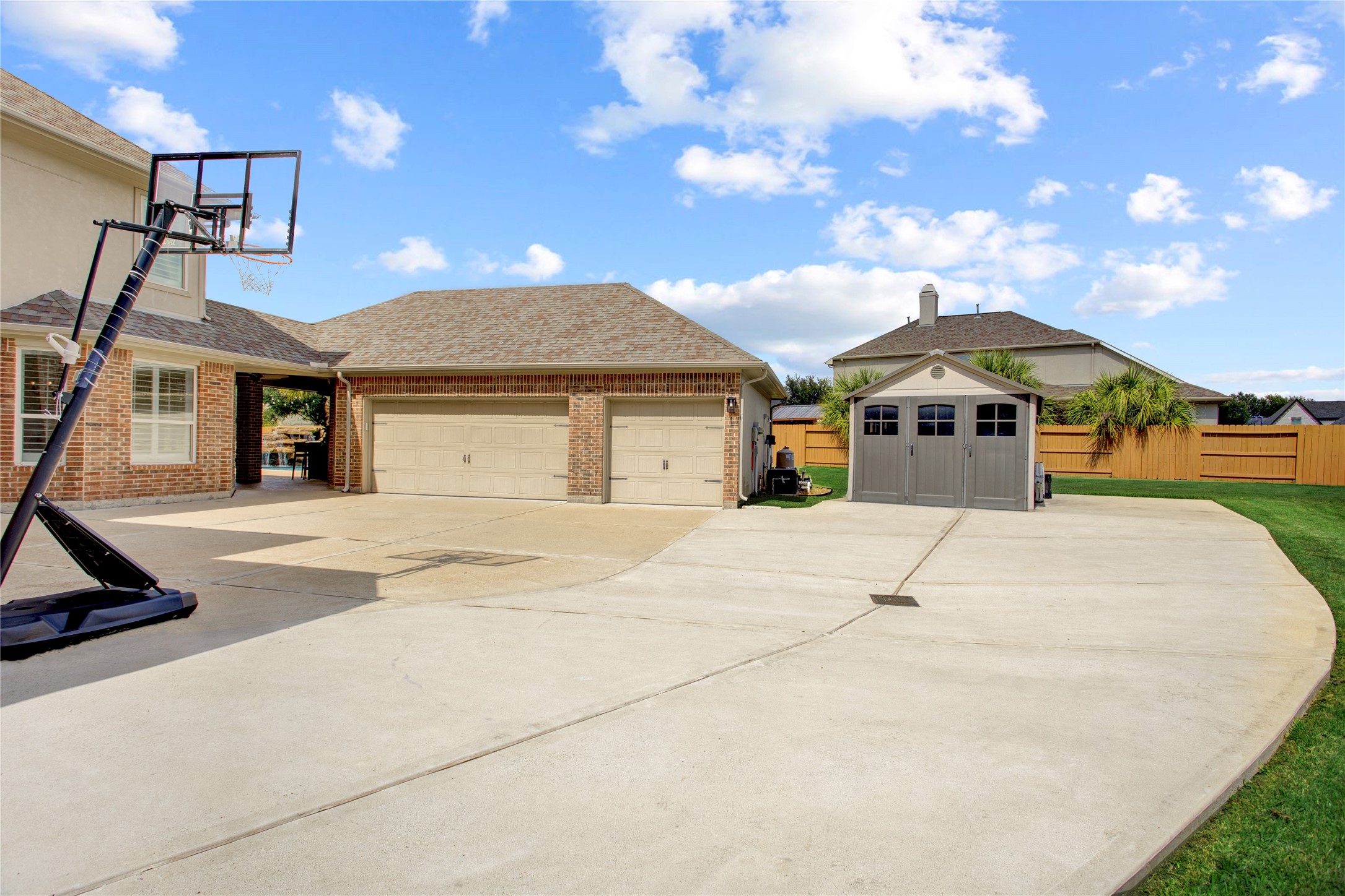 8902 Cresting Ridge Drive, Richmond, TX 77406