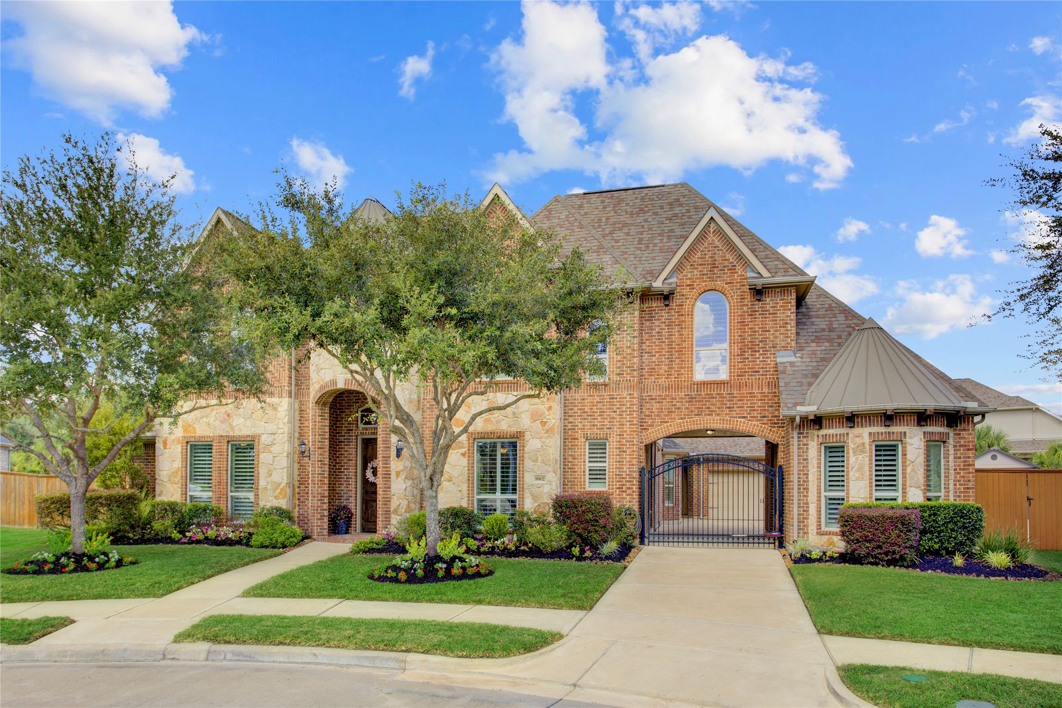 8902 Cresting Ridge Drive, Richmond, TX 77406