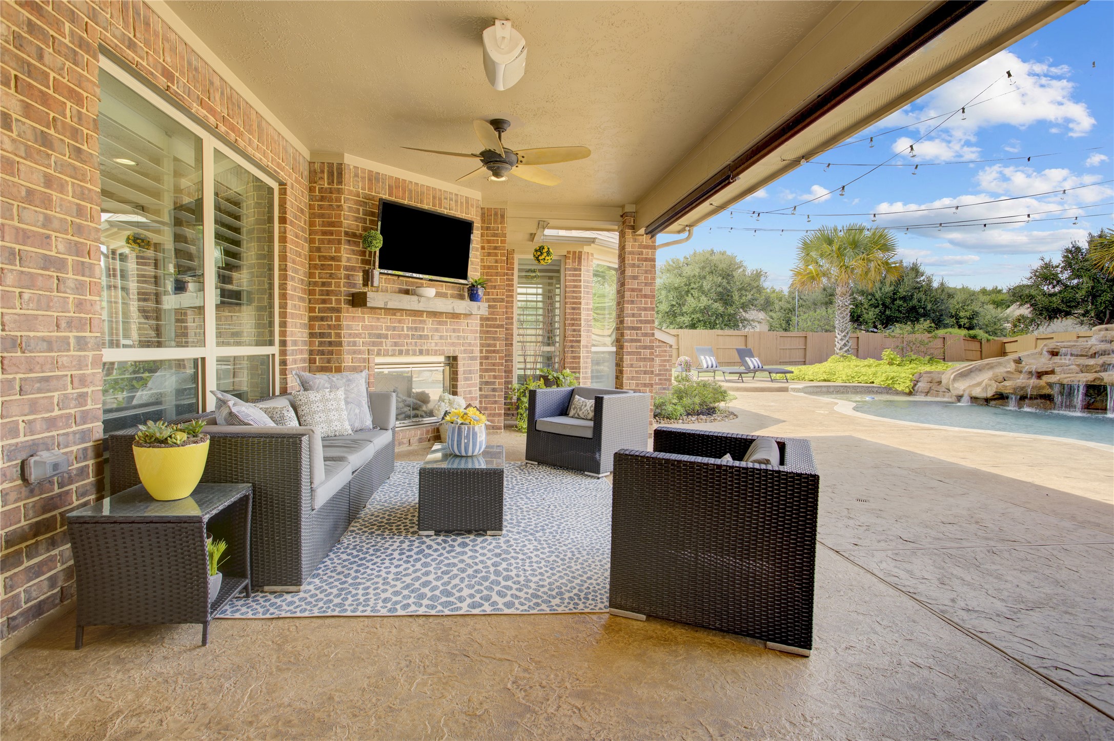 8902 Cresting Ridge Drive, Richmond, TX 77406