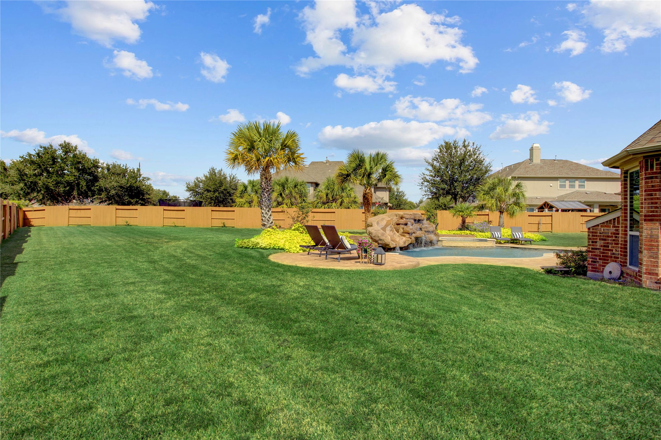 8902 Cresting Ridge Drive, Richmond, TX 77406