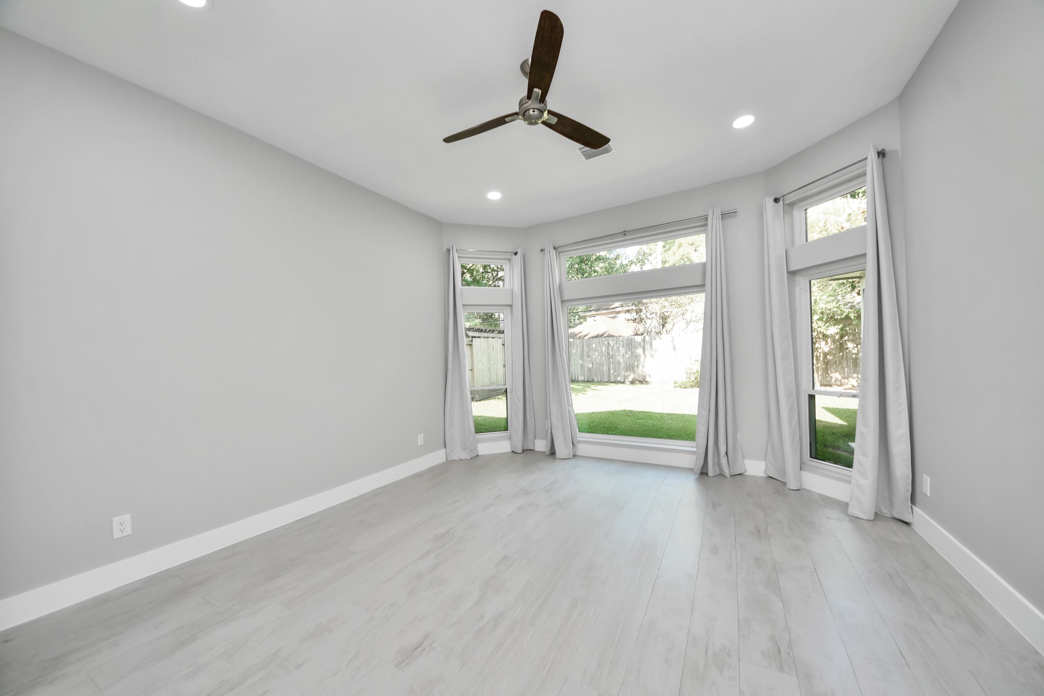 14143 Faulkey Gully, Houston, TX 77070