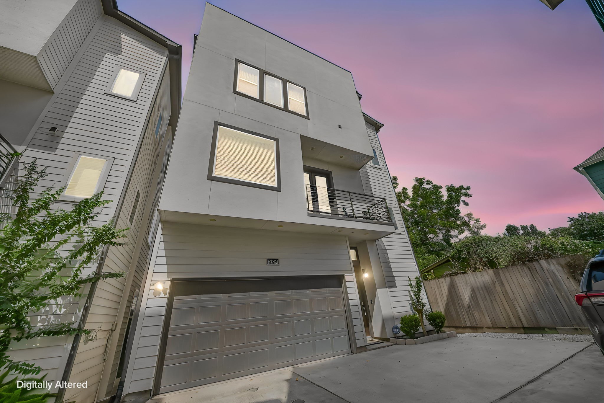 Contemporary free-standing townhome ideally located in Houston's sought-after Cottage Grove neighborhood, minutes from The Heights, Memorial Park, and Downtown.