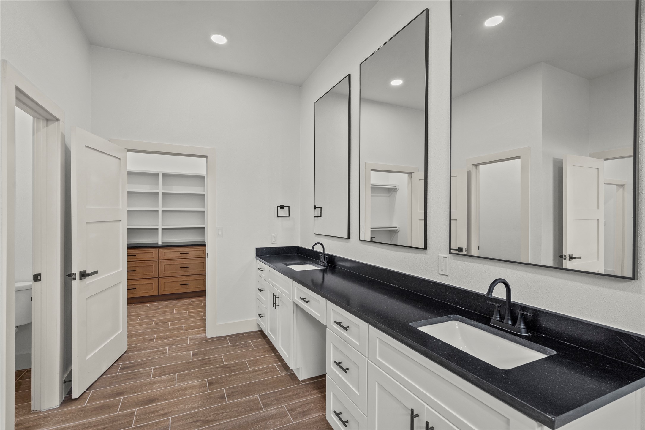 1863 Jones Drive, Alvin, TX 77511