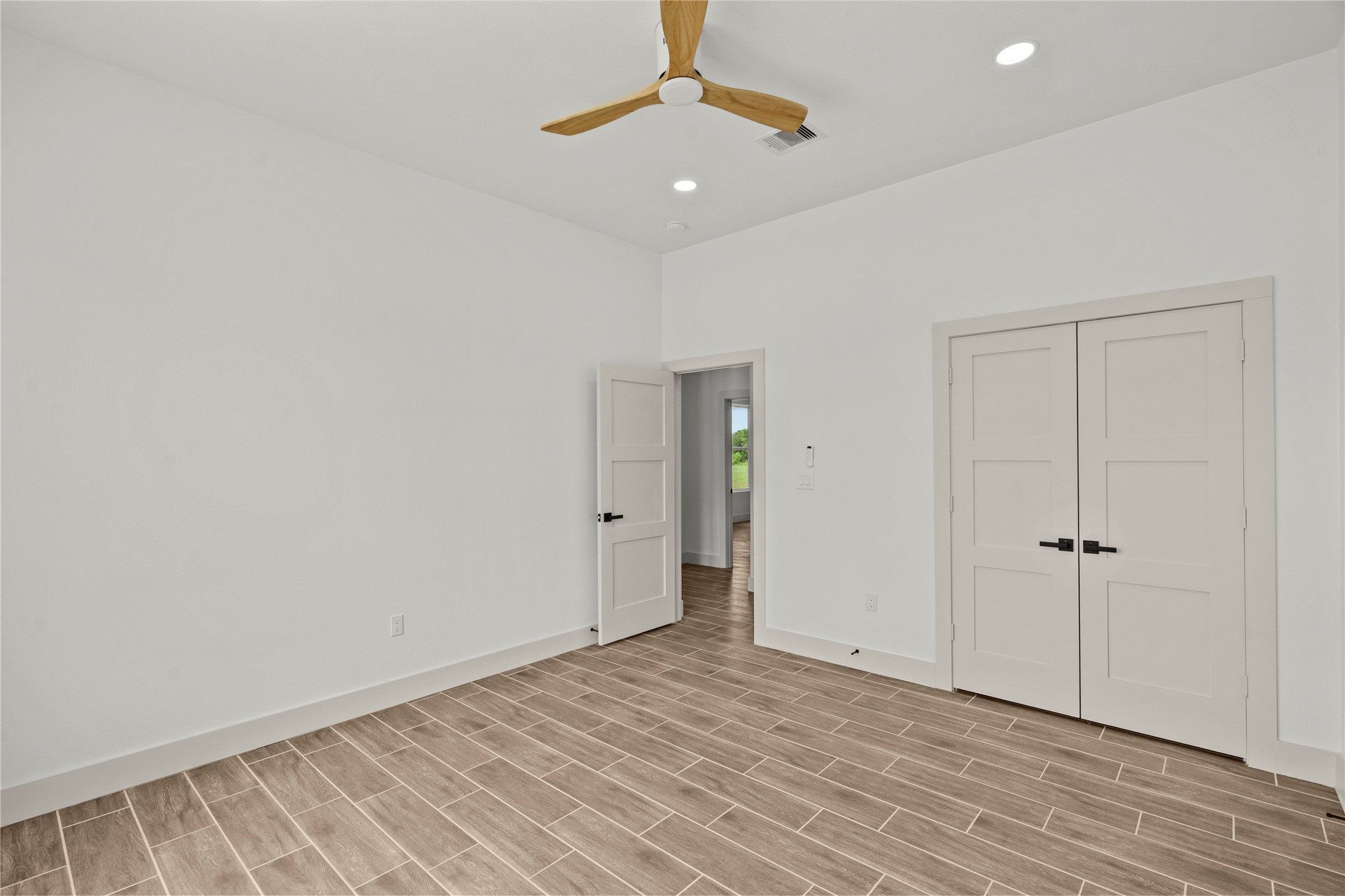 1863 Jones Drive, Alvin, TX 77511