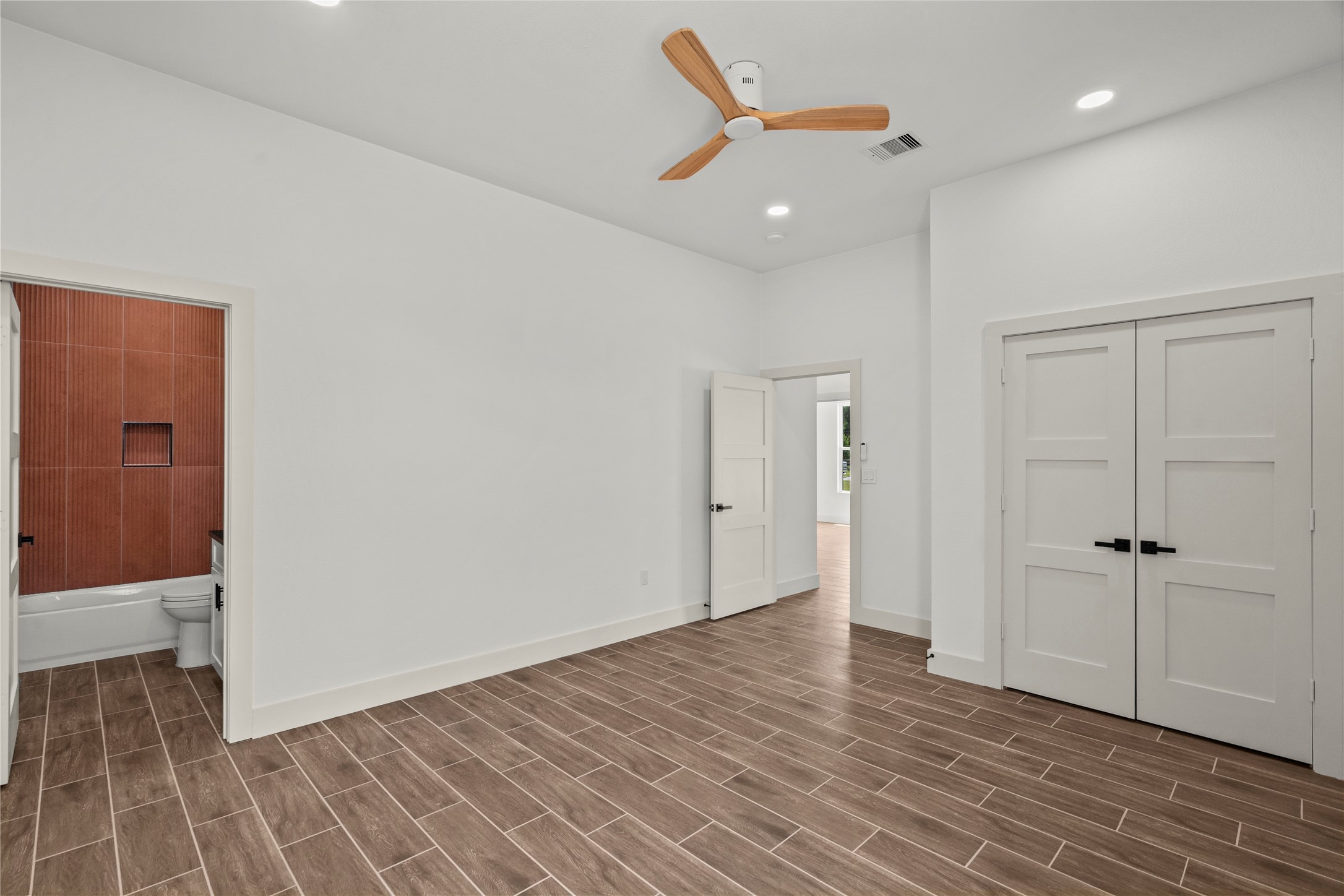 1863 Jones Drive, Alvin, TX 77511