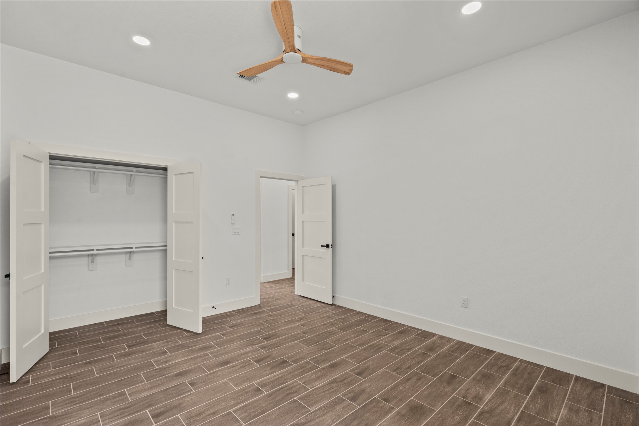 1863 Jones Drive, Alvin, TX 77511