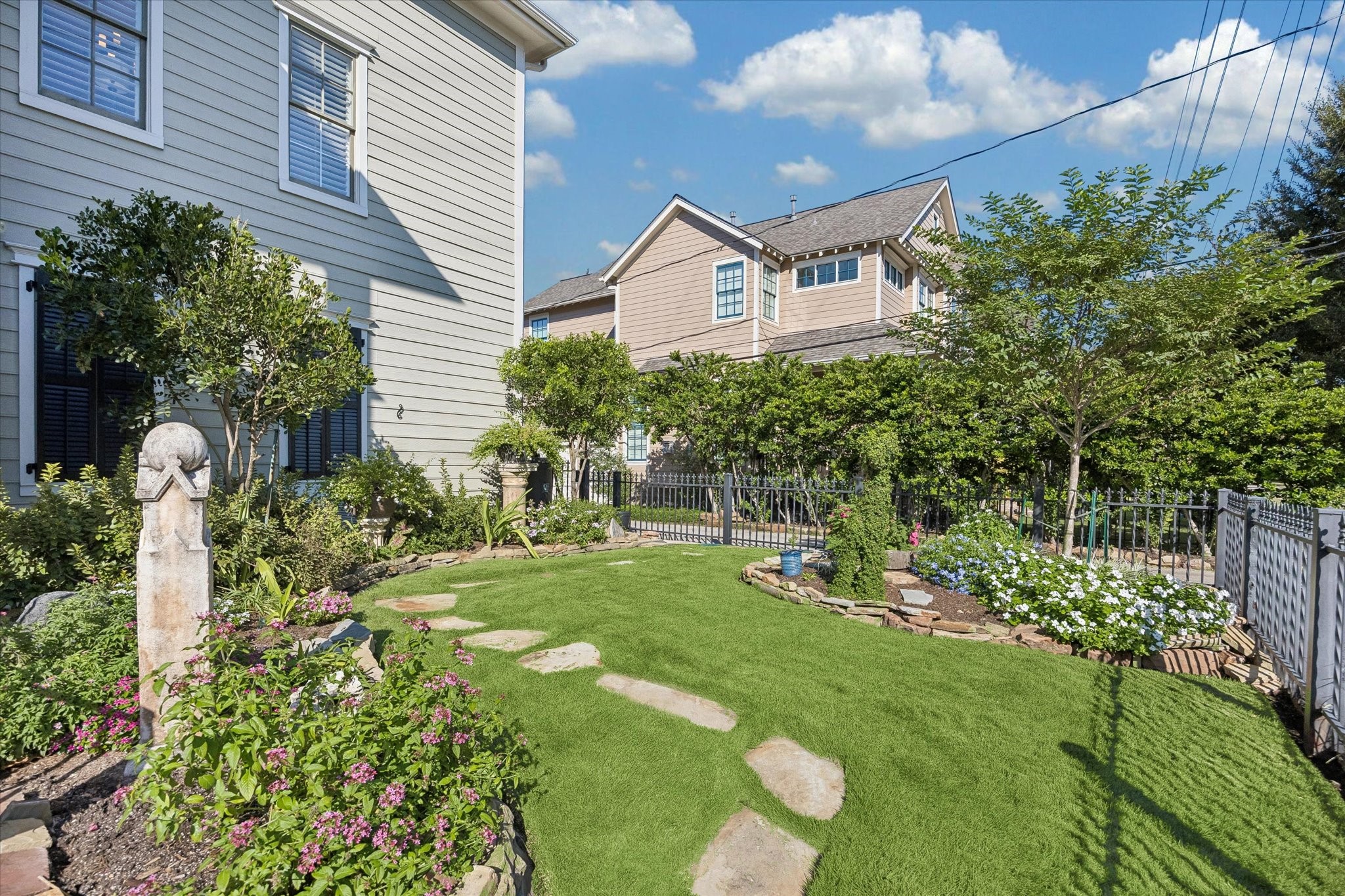 707 W 9th Street, Houston, TX 77007