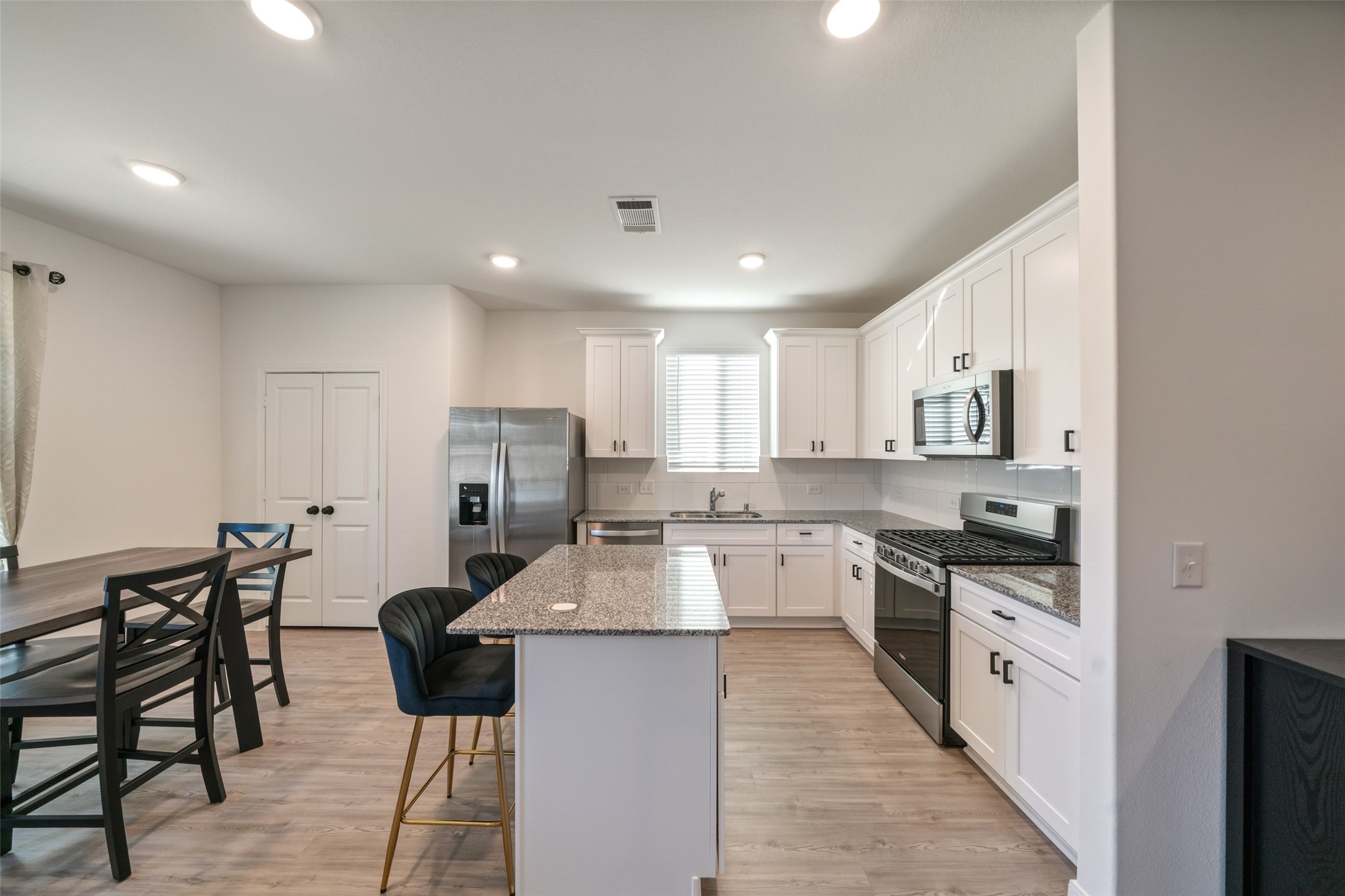 16911 Elm Grove Road, Conroe, TX 77302 16911 Elm Grove Road, Conroe, TX 77302