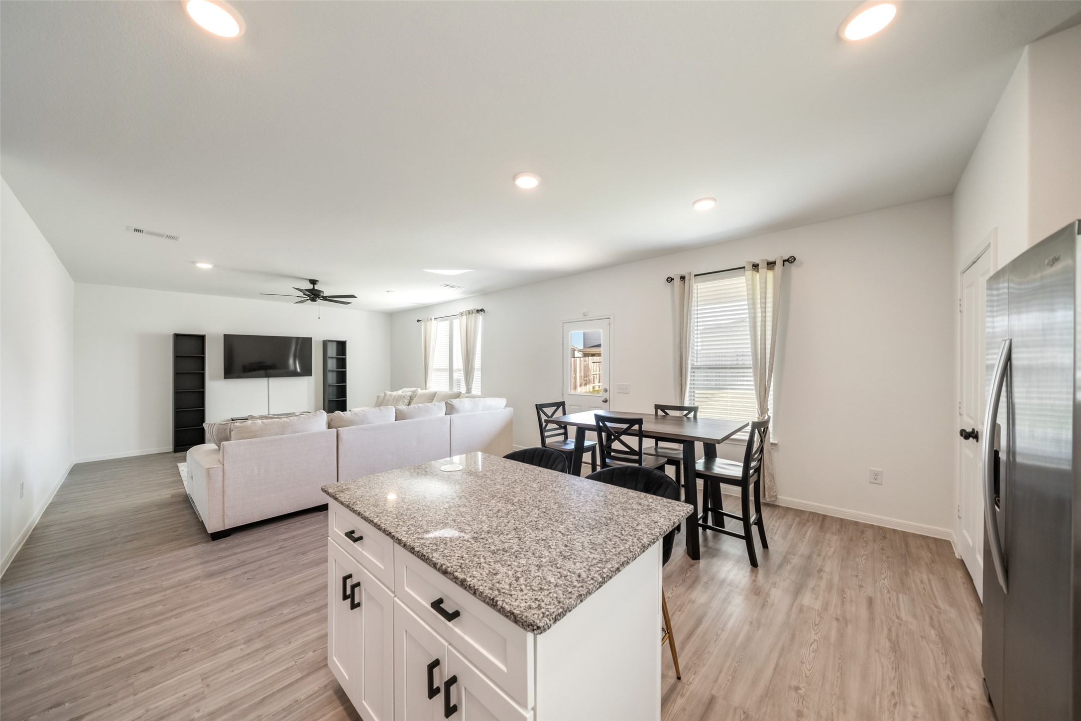 16911 Elm Grove Road, Conroe, TX 77302 16911 Elm Grove Road, Conroe, TX 77302