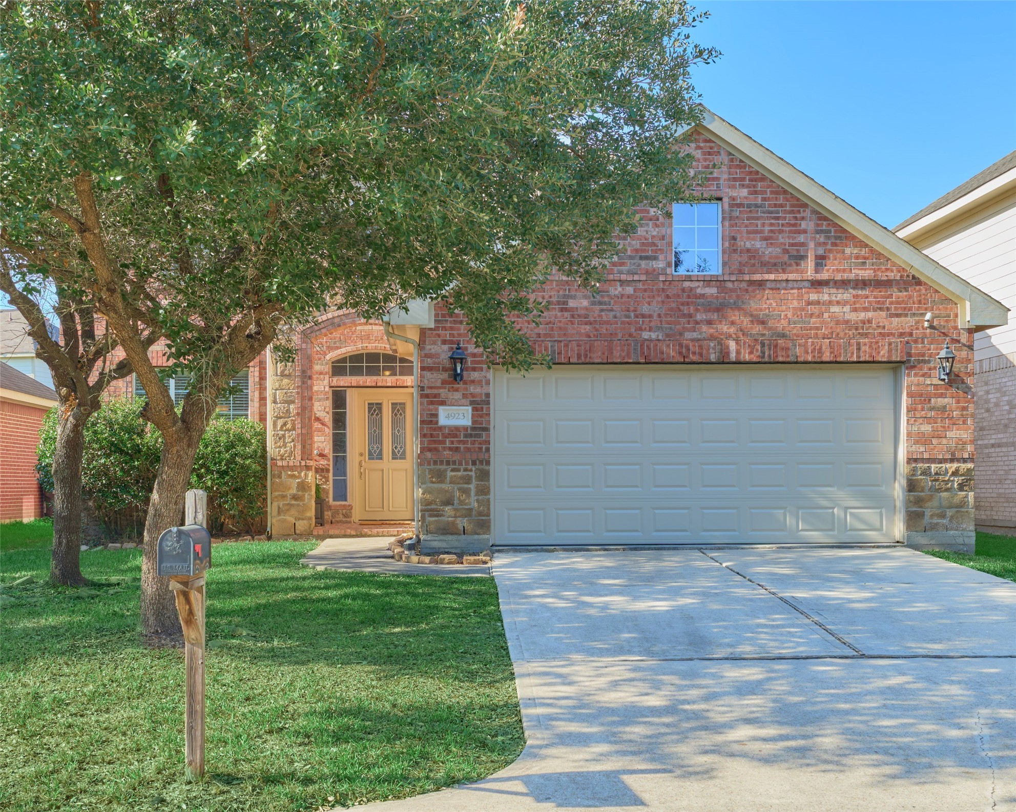 4923 Forest Hurst Drive, Spring, TX 77373