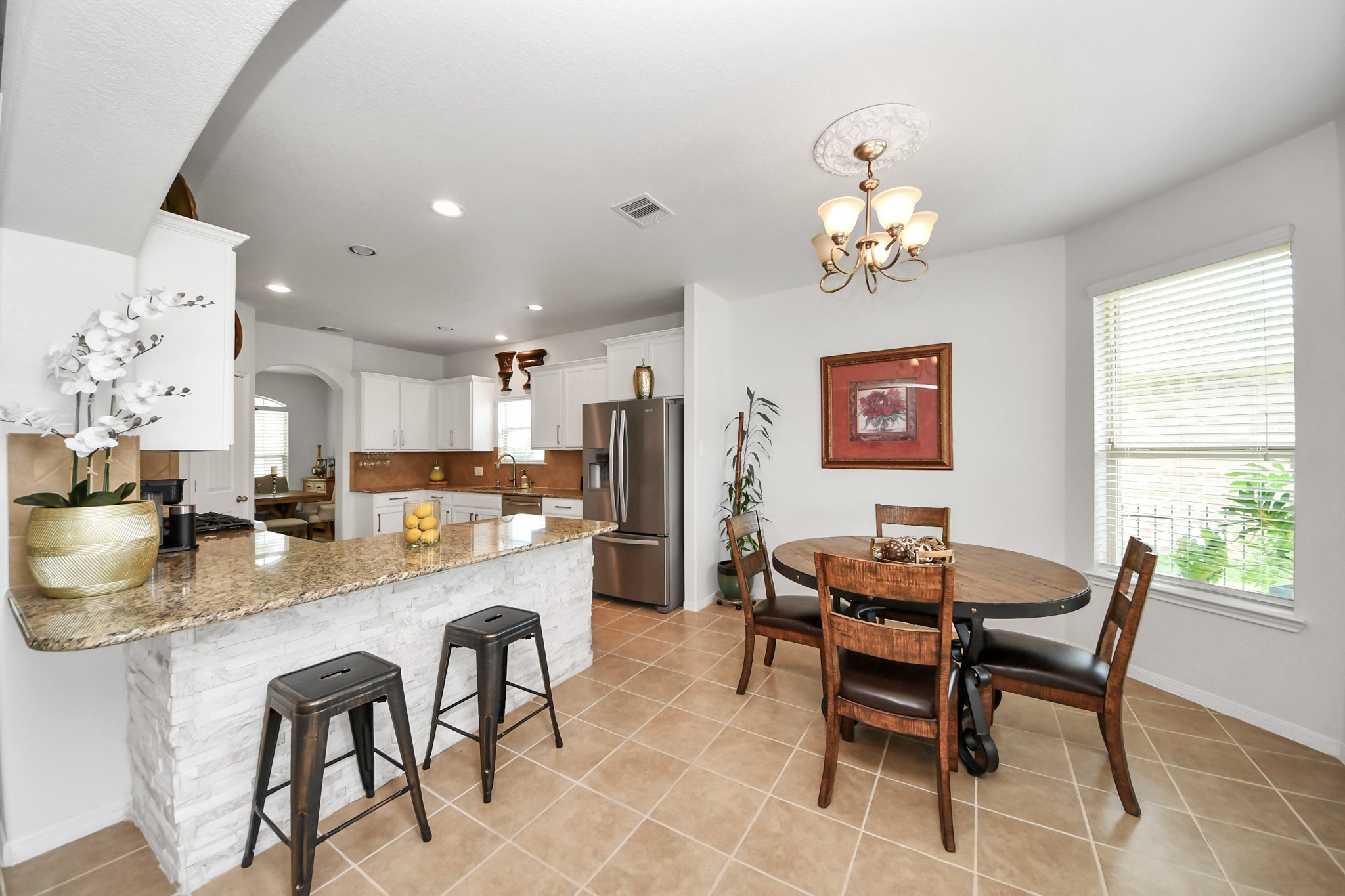 kitchen/ breakfast area
